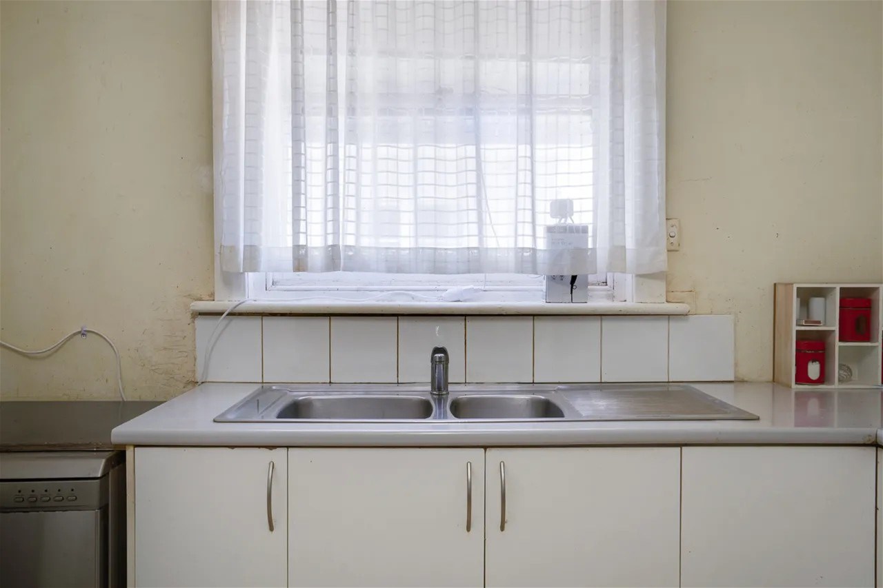 Traditional 1950’s Home Convenient Location 5