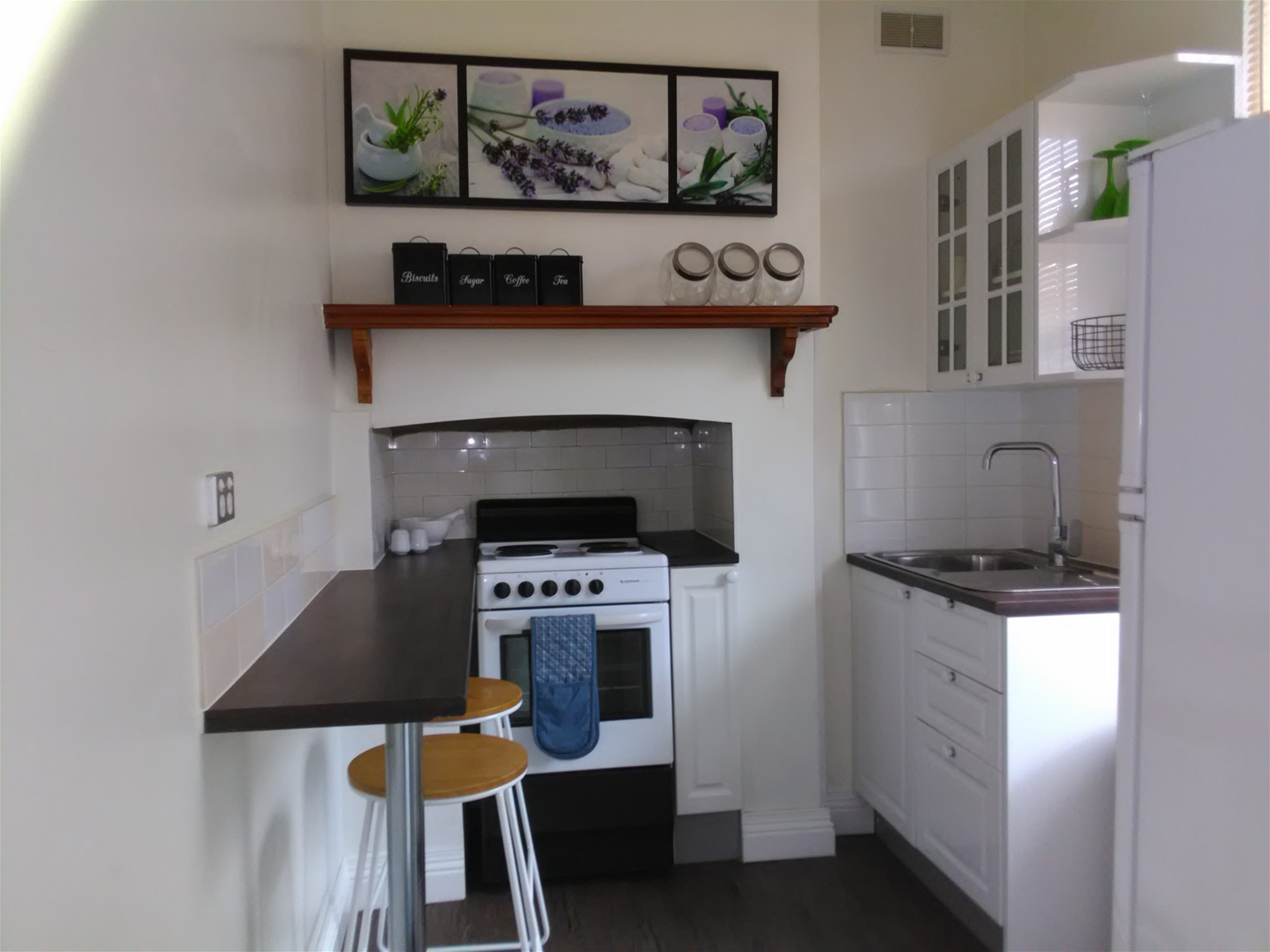 FULLY FURNISHED SELF CONTAINED PRIVATE 28