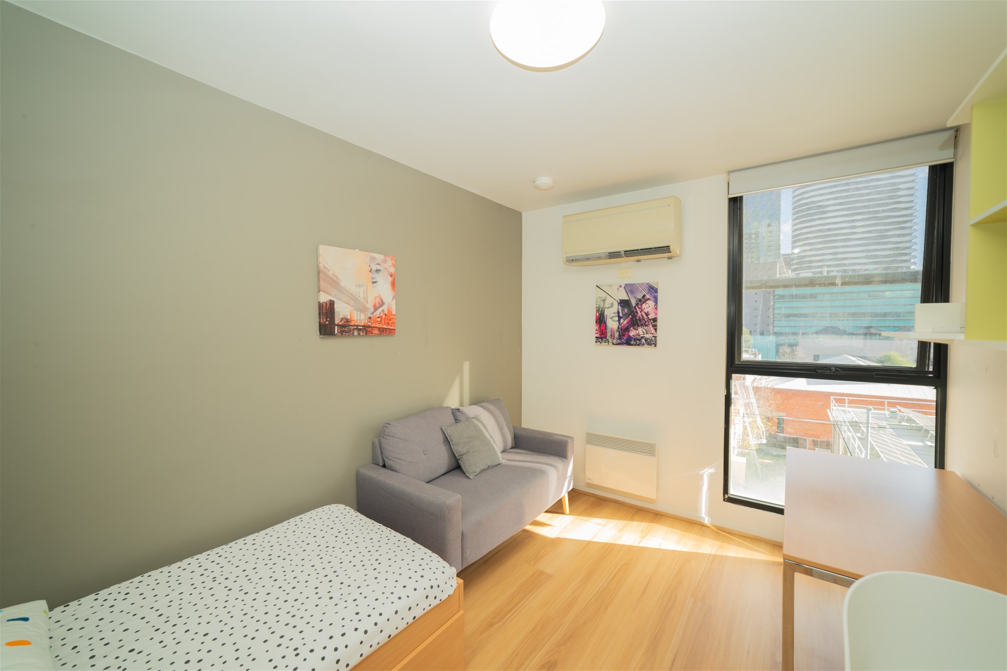 Large Corner Studio Next to 5