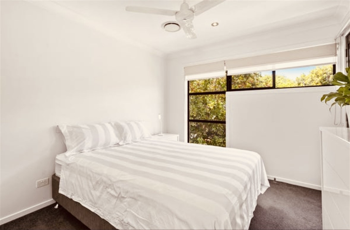 “Hollywell Haven: Stunning 3 Bedroom 3