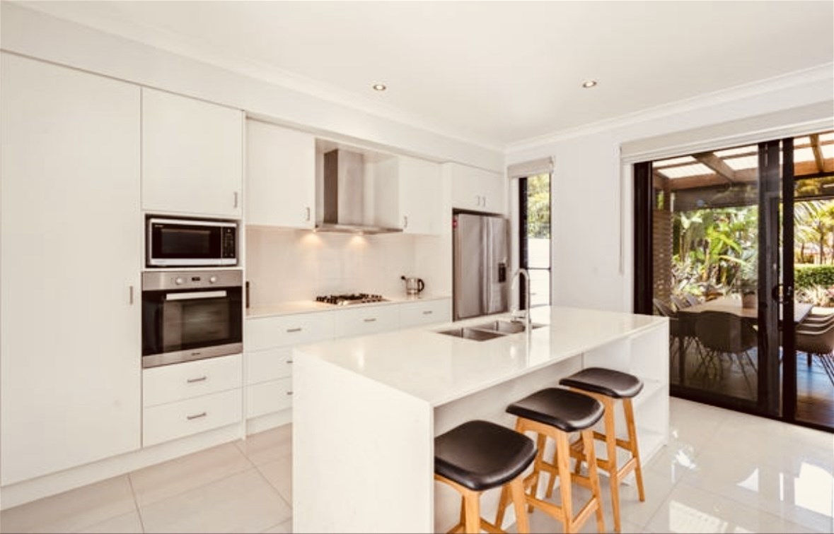 “Hollywell Haven: Stunning 3 Bedroom 11