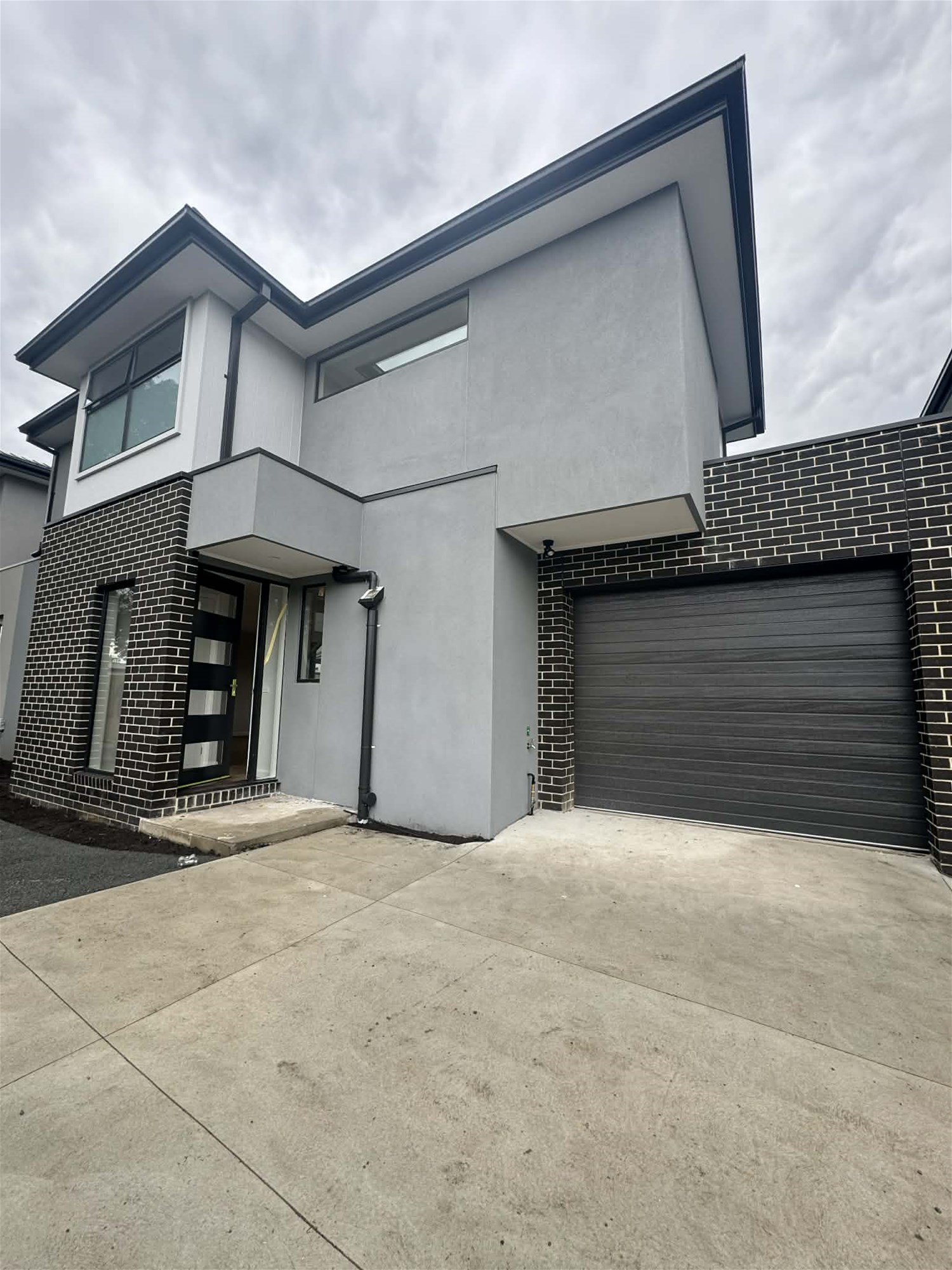 Modern, Spacious & Brand New. Perfectly Positioned in the Heart of Springvale