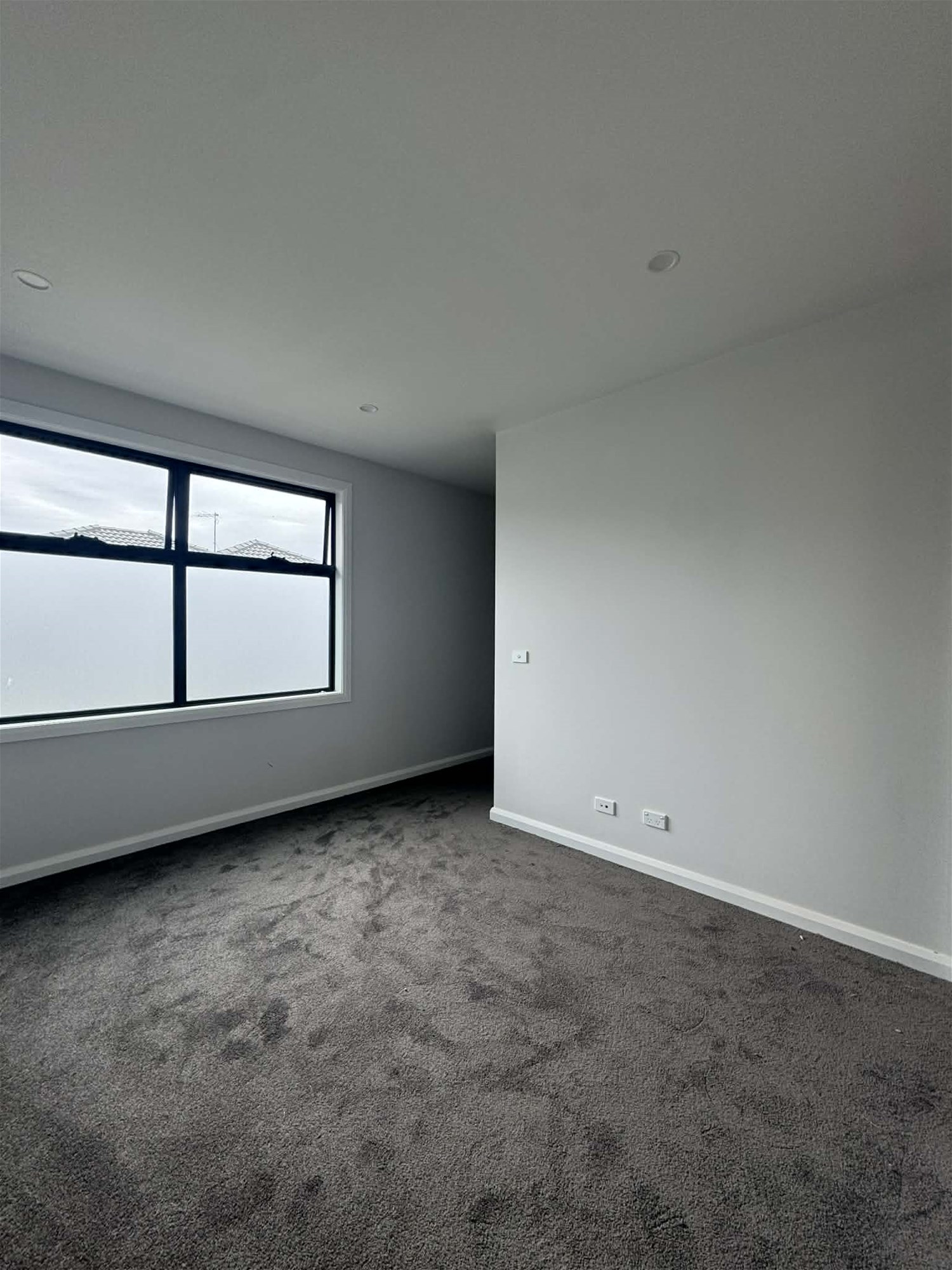 Modern, Spacious & Brand New. 7