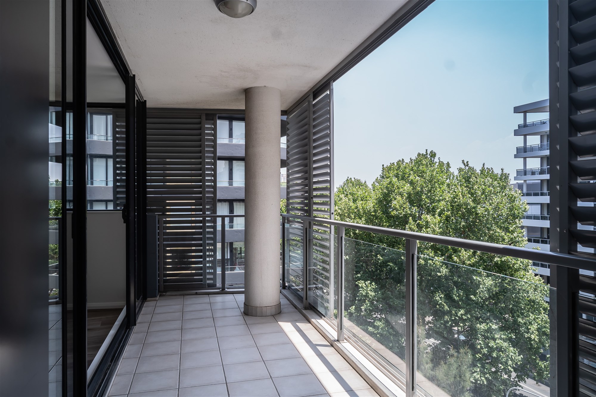 Modern North-Facing 3-Bedroom Apartment with 5