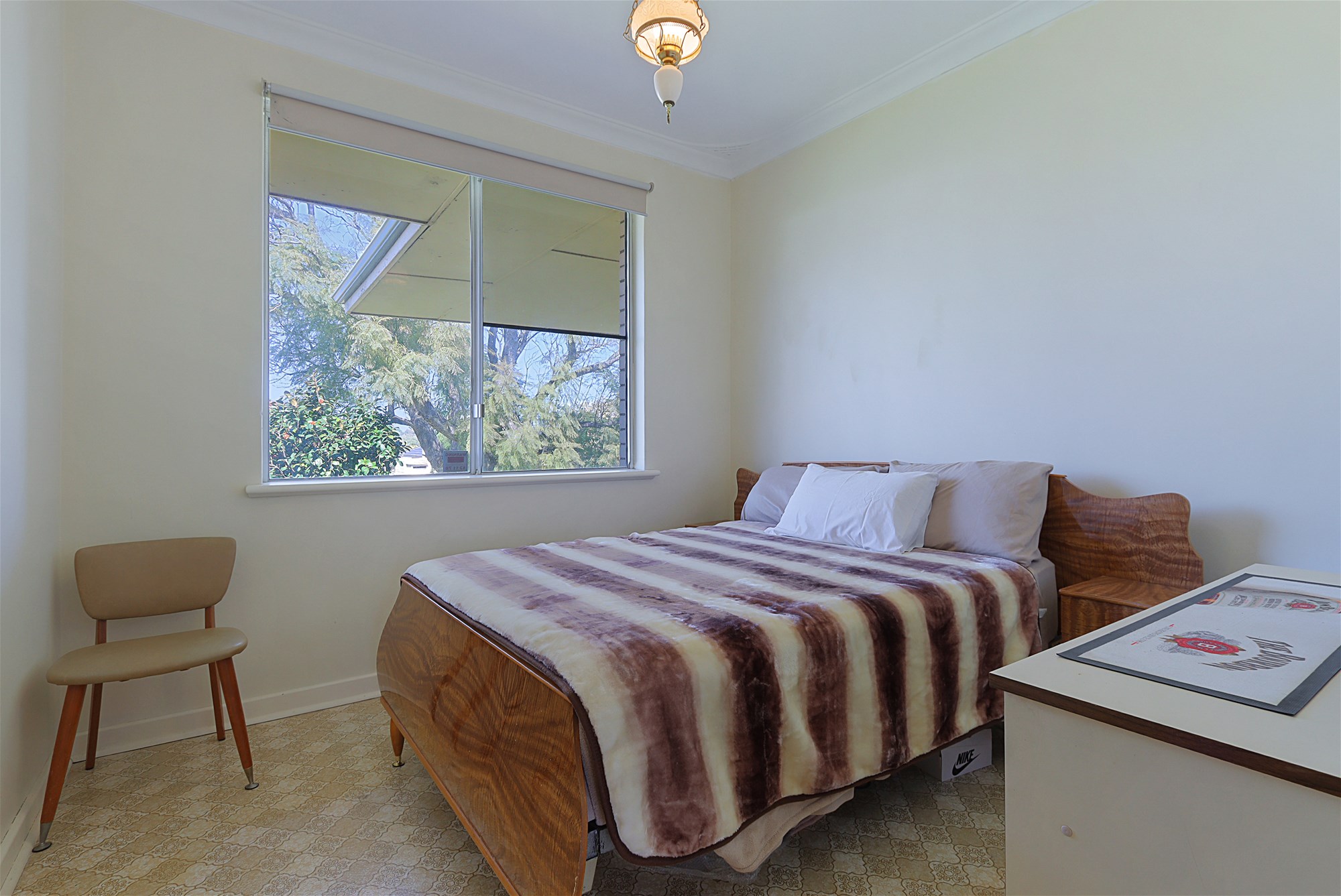 BEAUT OLDER STYLE HIGH CEILINGS 9