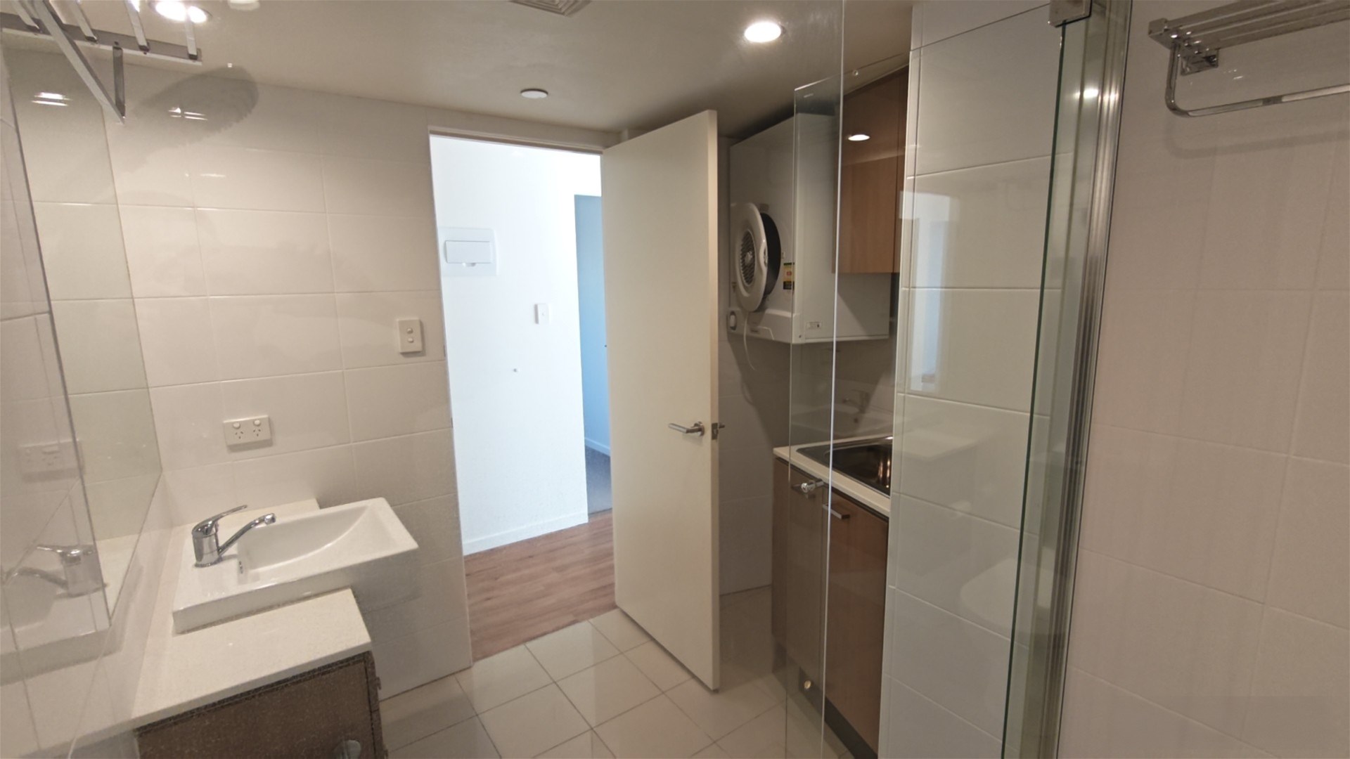 “Prime Location Apartment for Rent 17