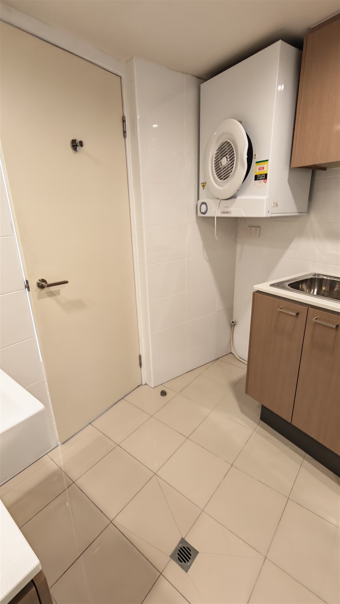“Prime Location Apartment for Rent 18