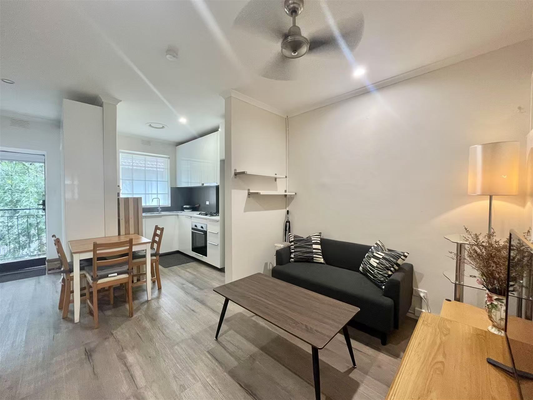 Fully Furnished 2 Bedroom Apartment For Lease