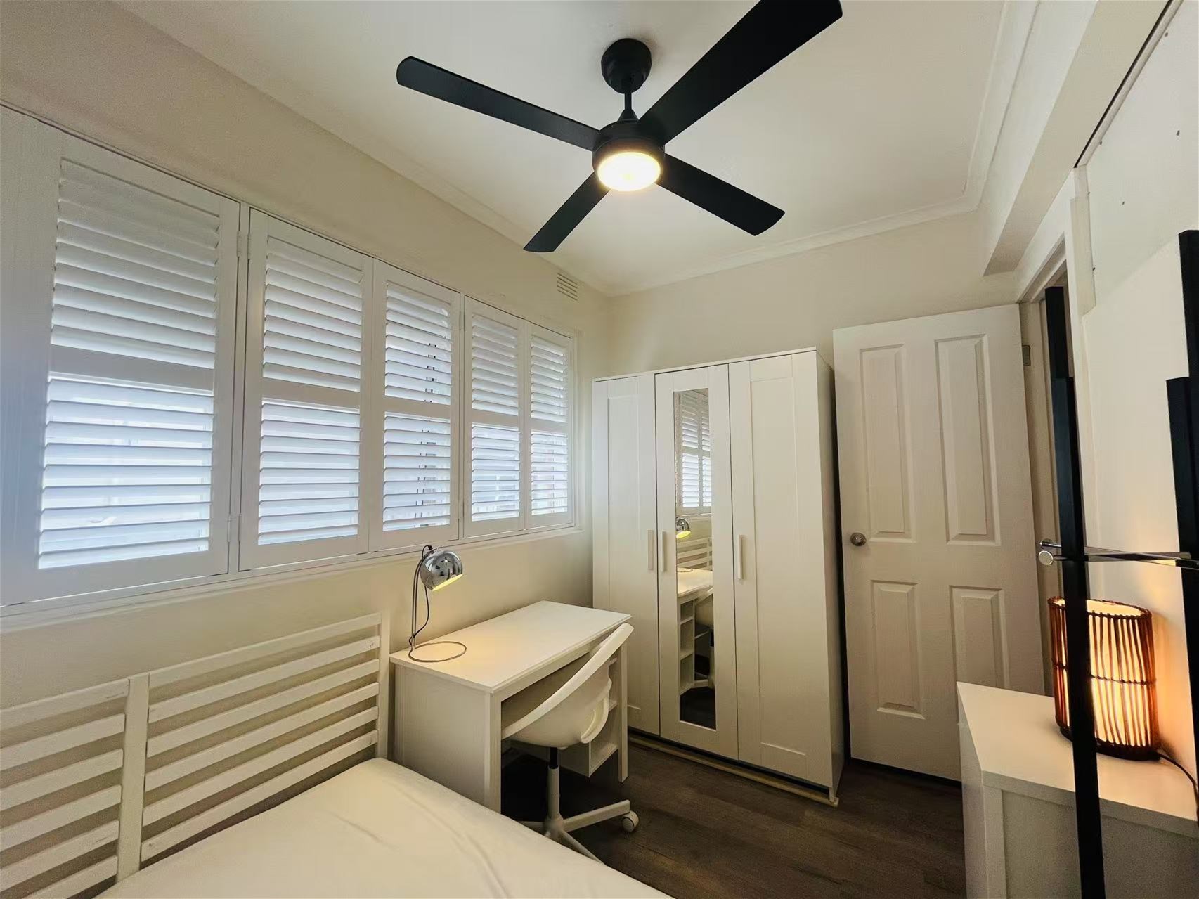 Fully Furnished 2 Bedroom Apartment 7