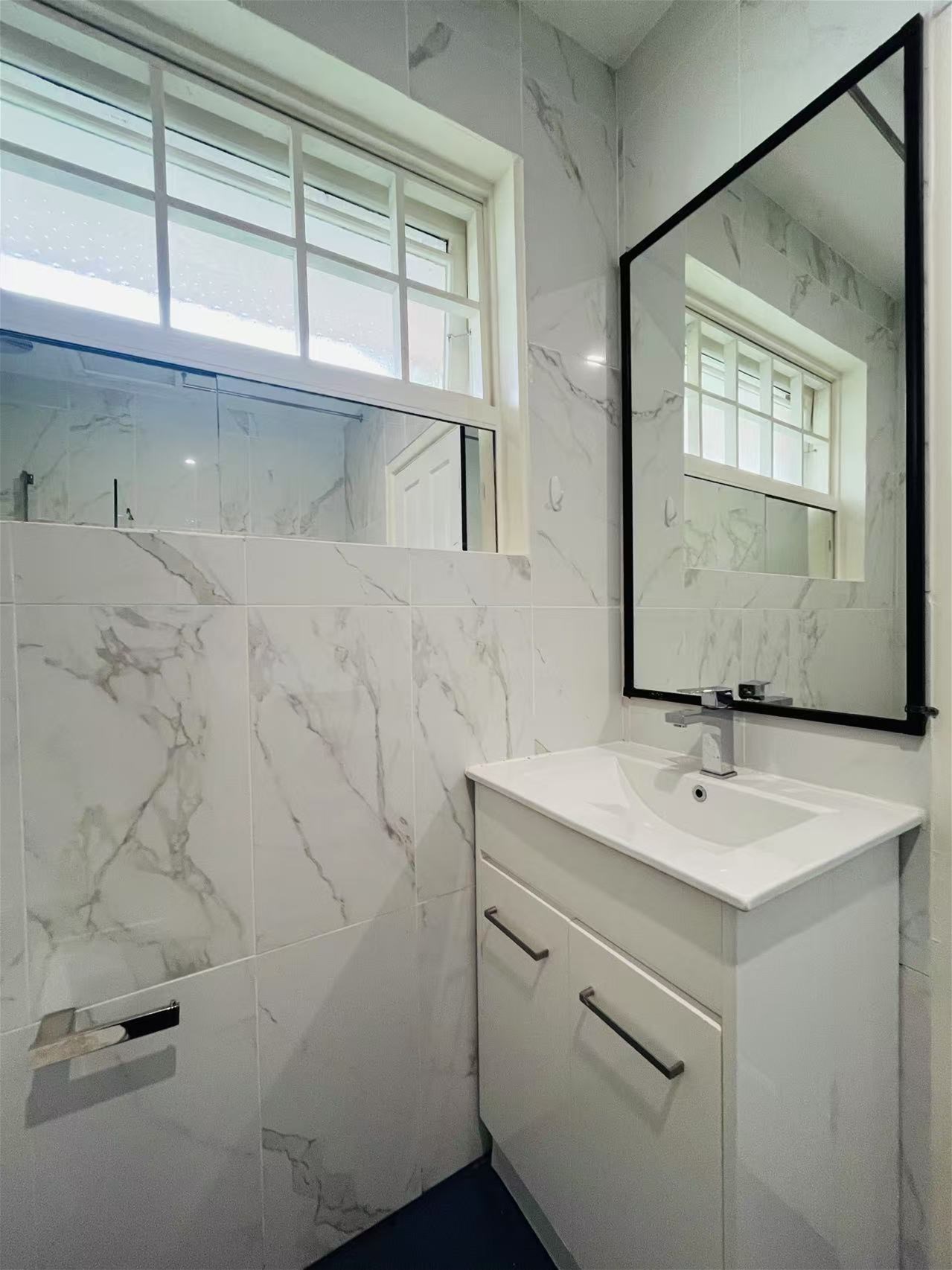 Fully Furnished 2 Bedroom Apartment 9