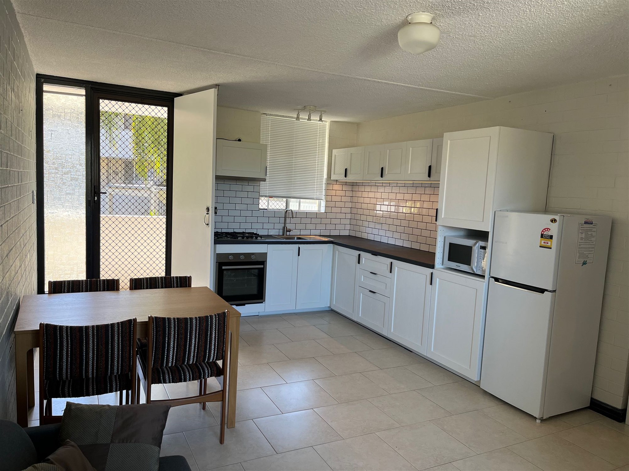 Modern Apartment for Rent in 3