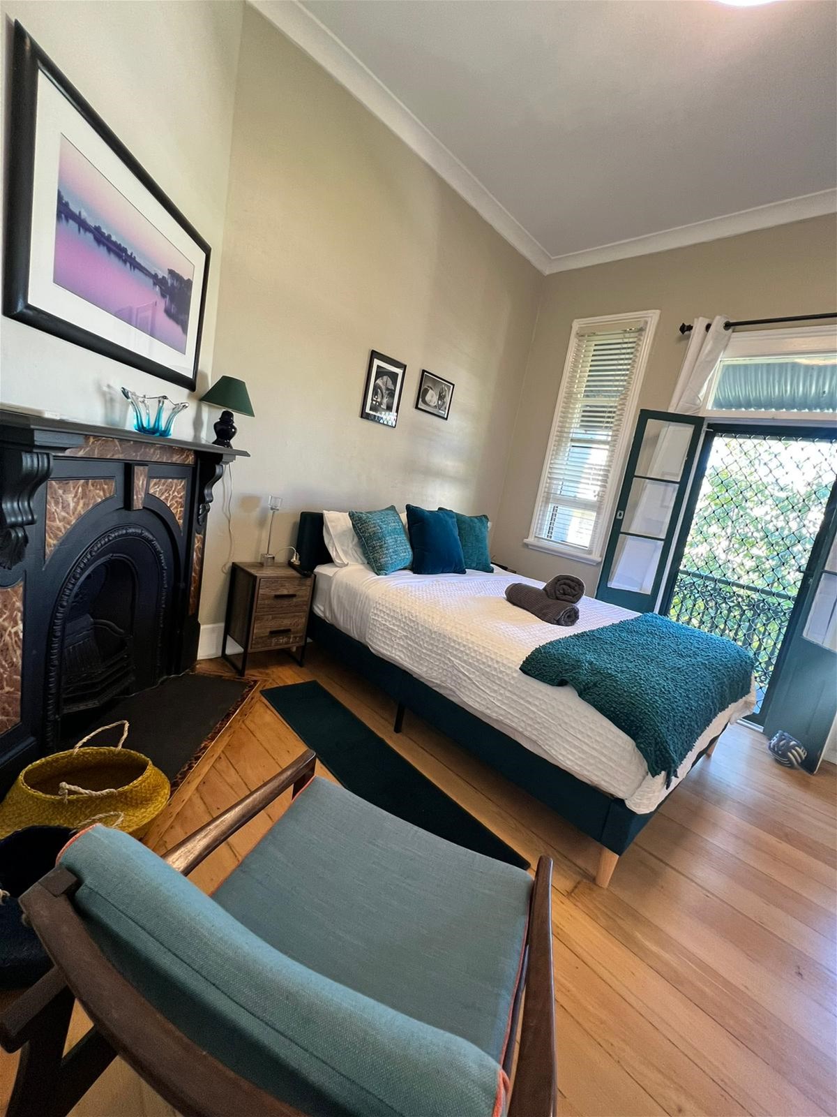 Sylish, Newly Renovated, Fully Furnished, 3