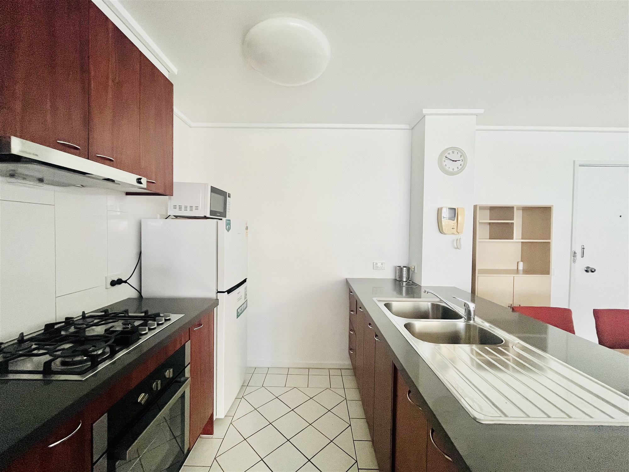 Spacious 2 Bedroom Apartment In 6