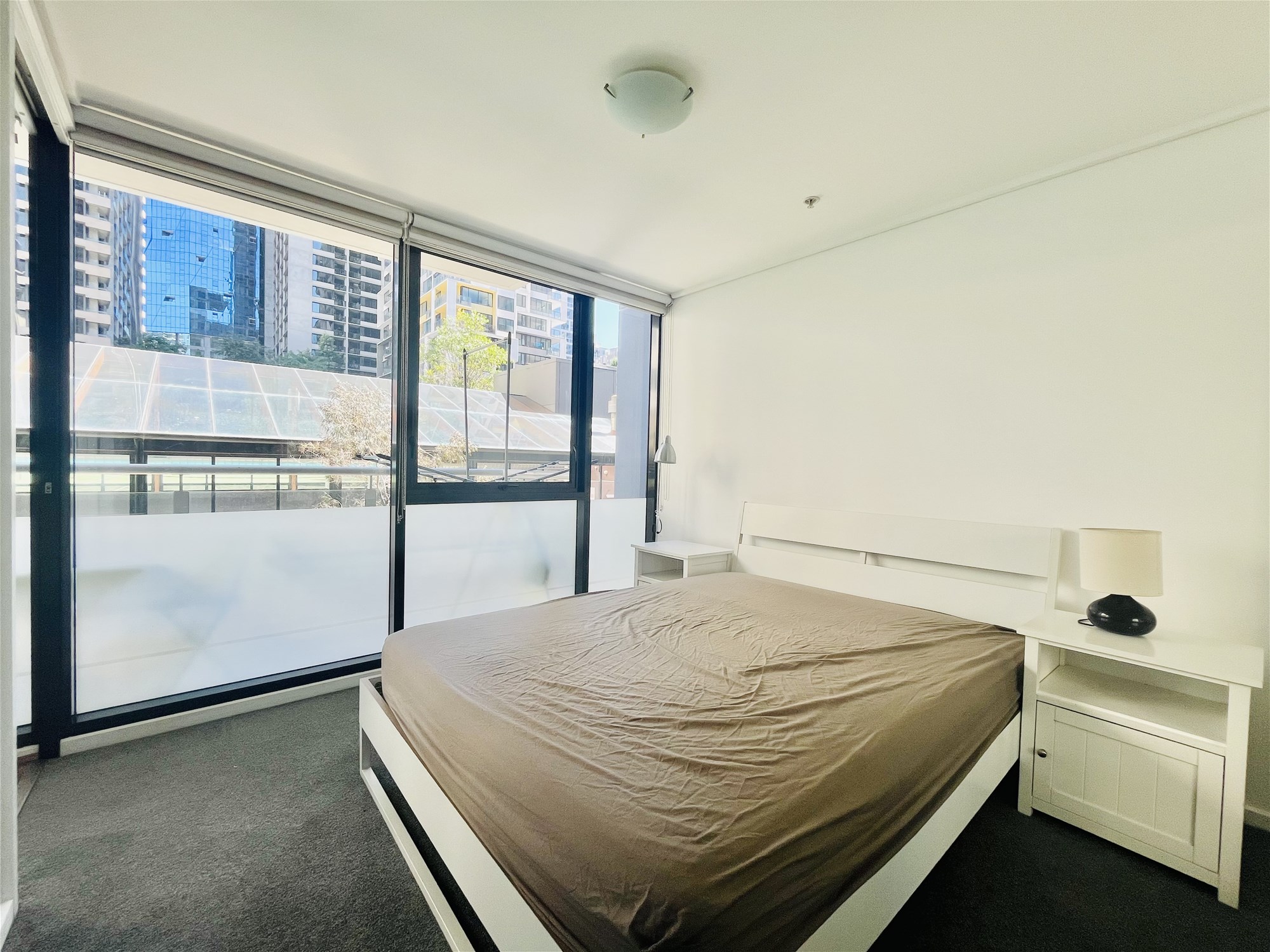 Spacious 2 Bedroom Apartment In 9