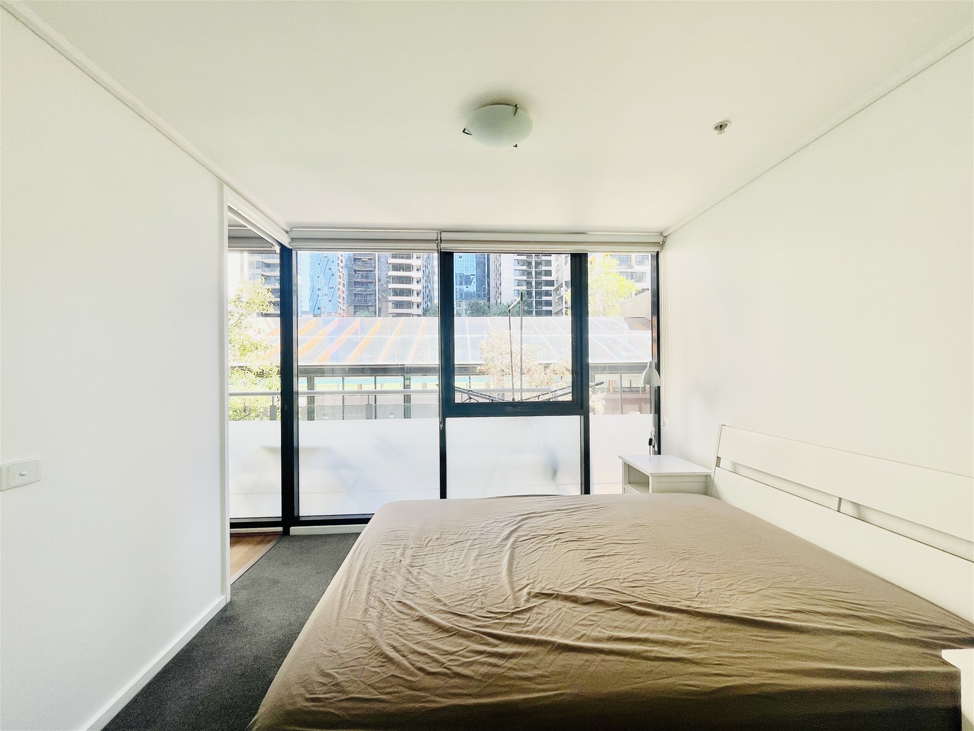 Spacious 2 Bedroom Apartment In 10