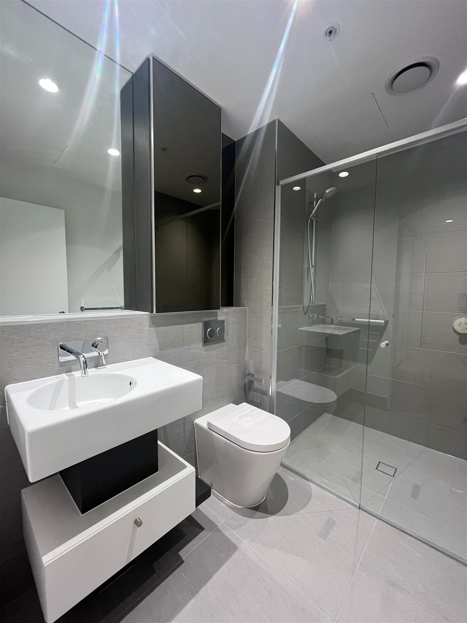 Spacious 2 Bedroom 2 Bathroom 9