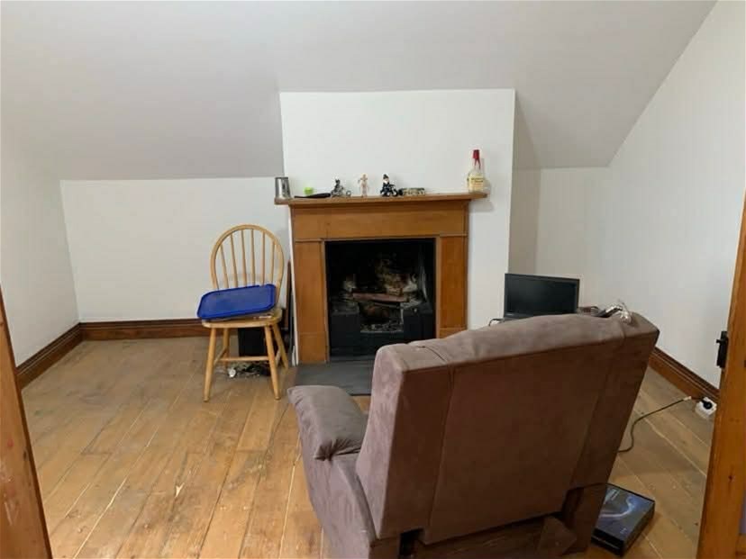 Historical home with particularly large 7