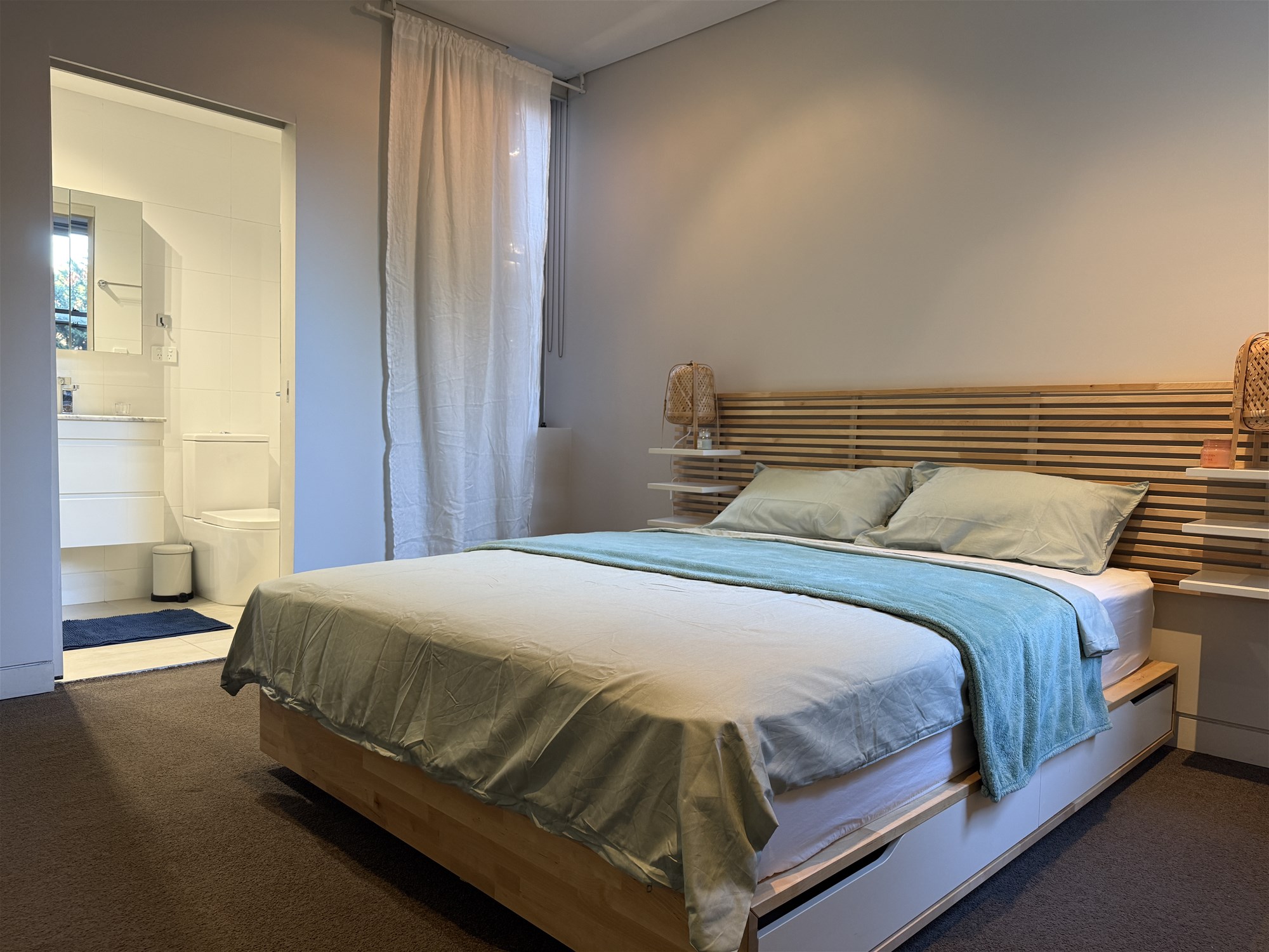 Furnished 3 Bedroom Apartment 200m 9