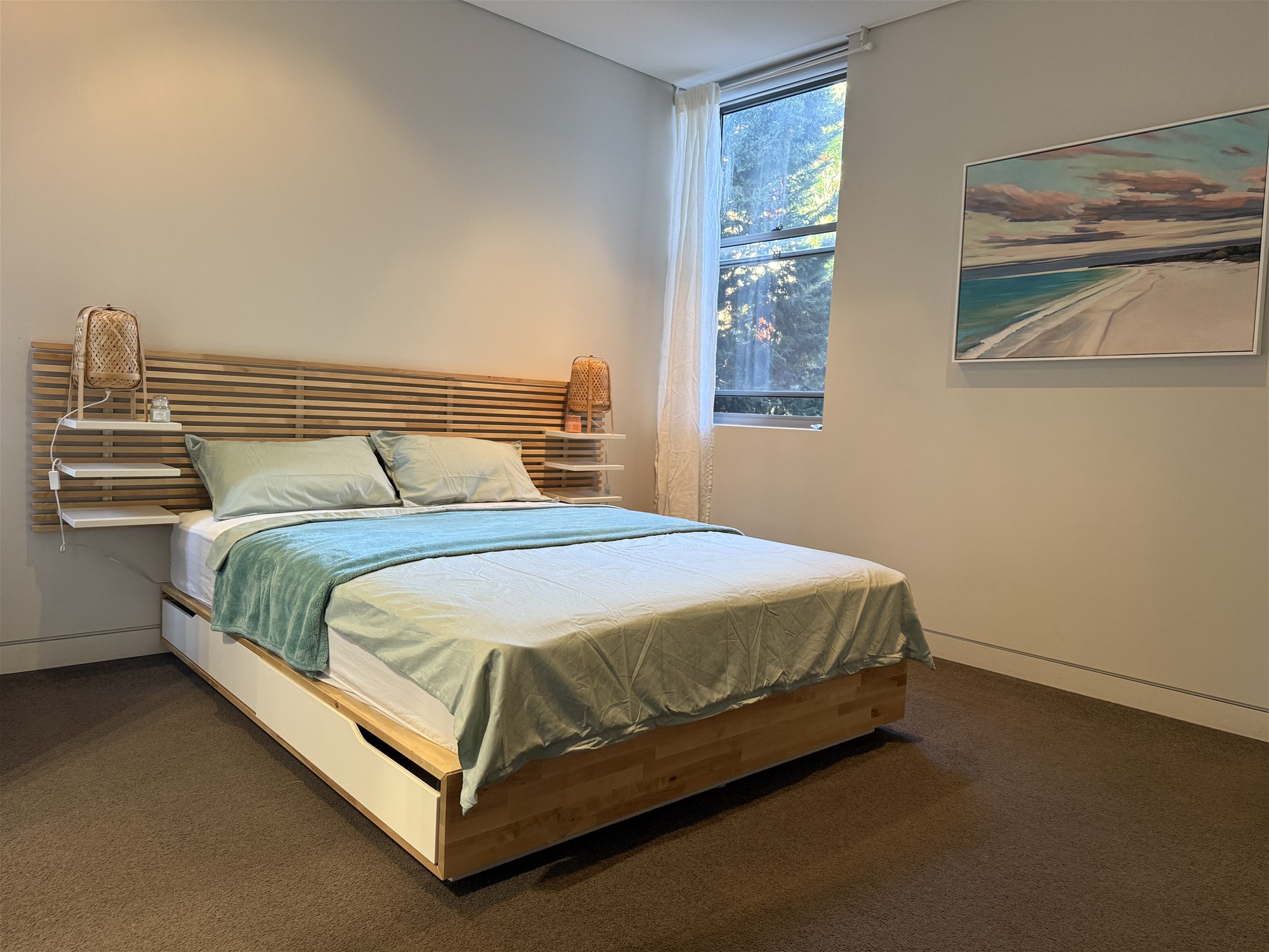 Furnished 3 Bedroom Apartment 200m 10