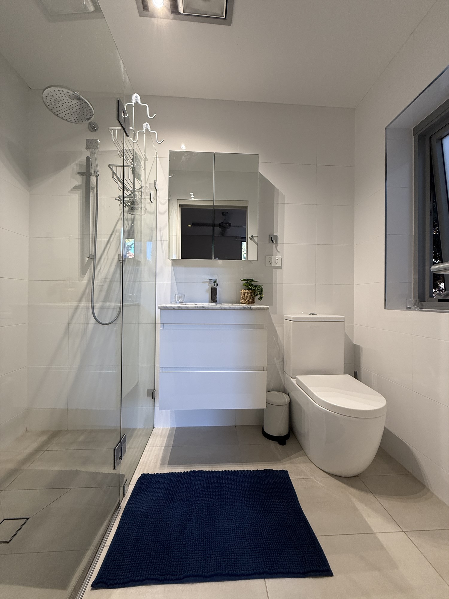 Furnished 3 Bedroom Apartment 200m 11