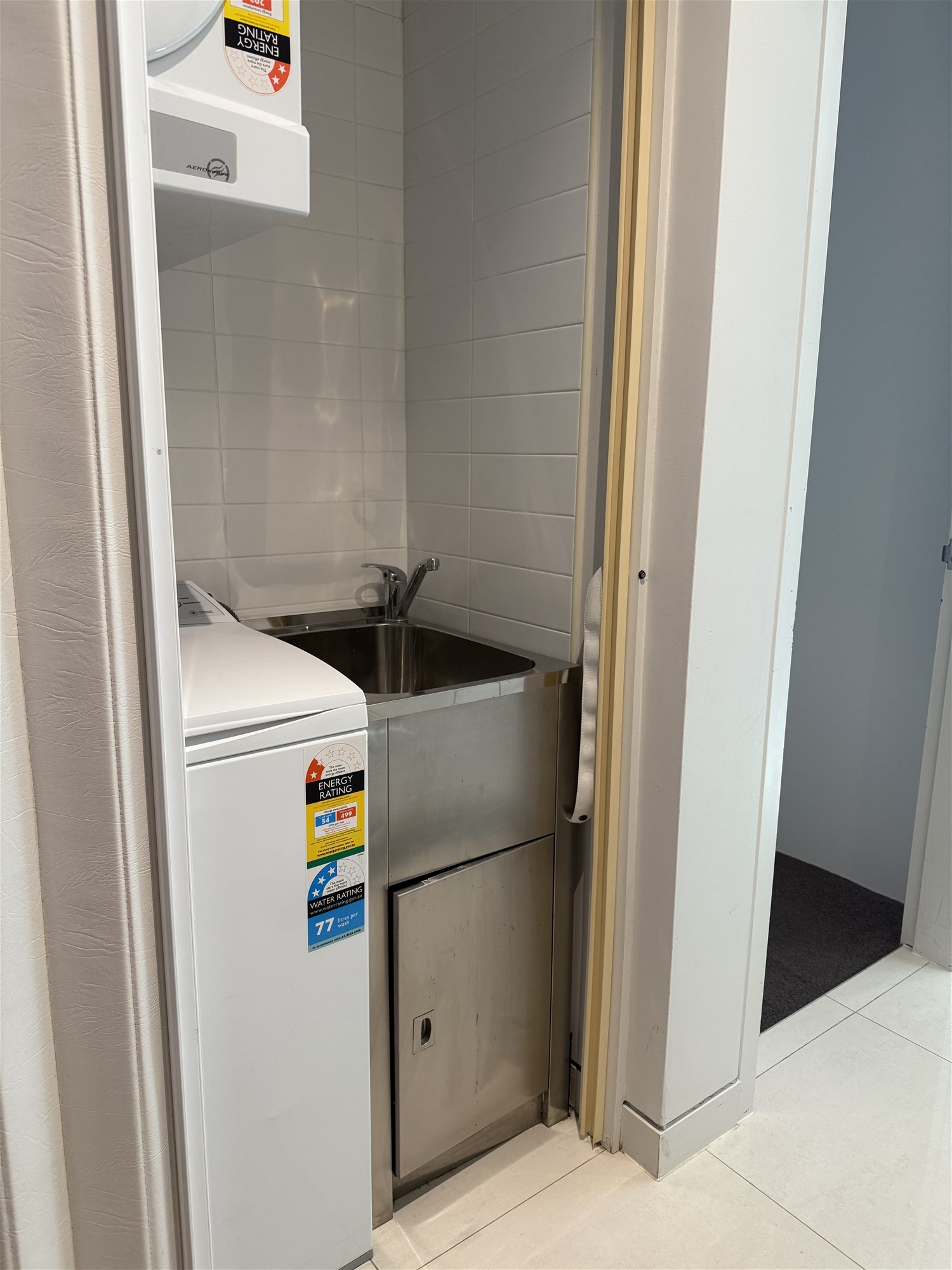 Furnished 3 Bedroom Apartment 200m 22
