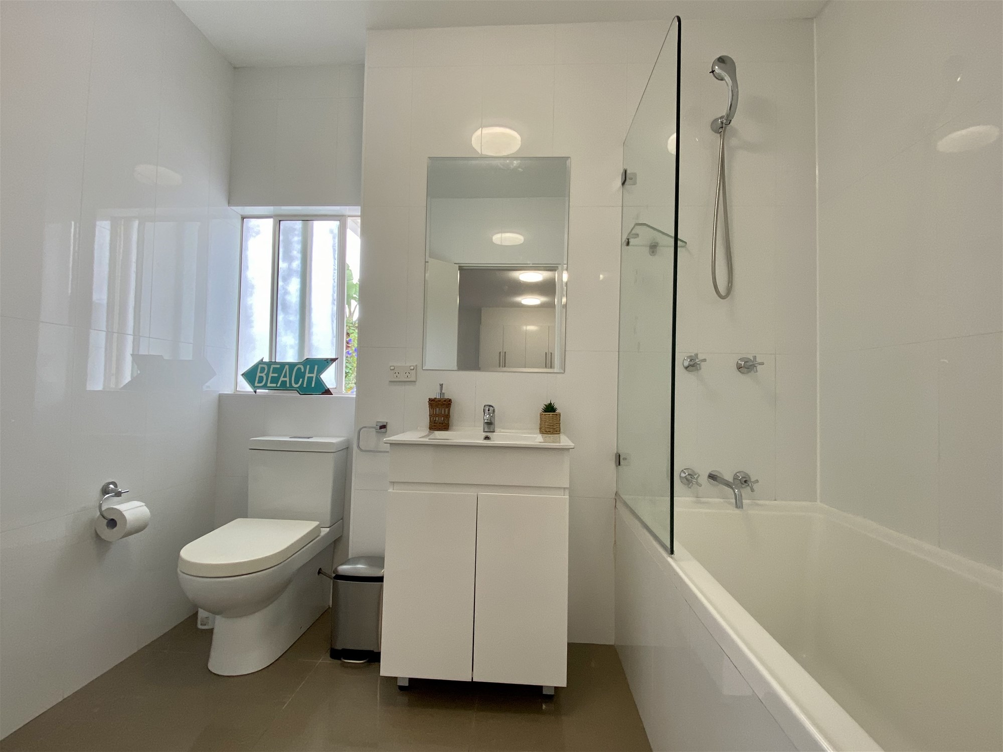 Fully Furnished, Newly Renovated – 6