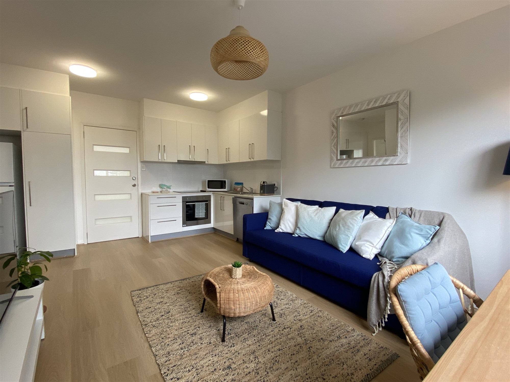 Fully Furnished, Newly Renovated – 4