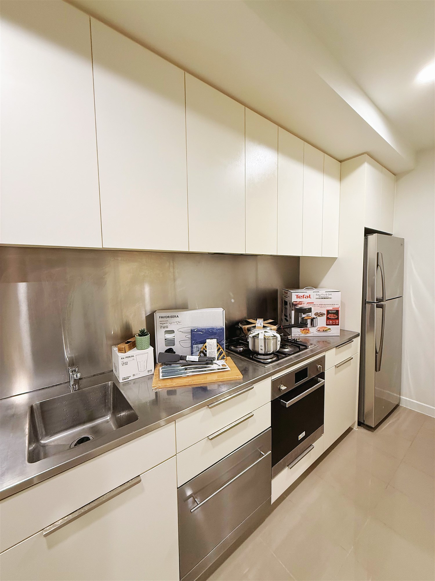 Fantastic Fully Furnished 3 Bedroom 2