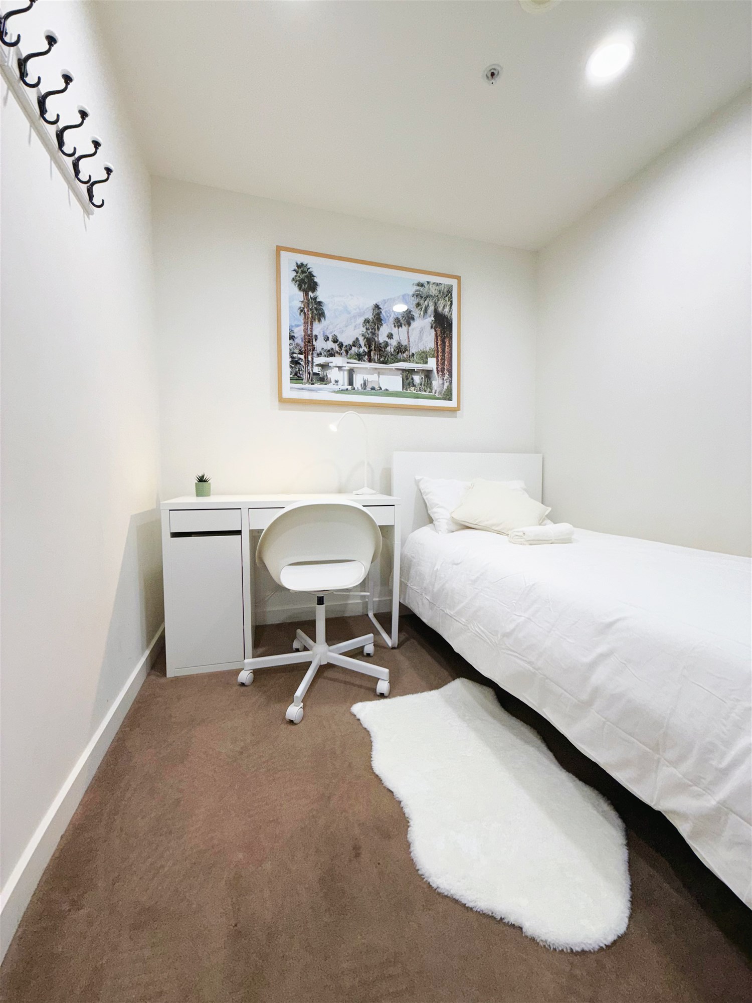 Fantastic Fully Furnished 3 Bedroom 5