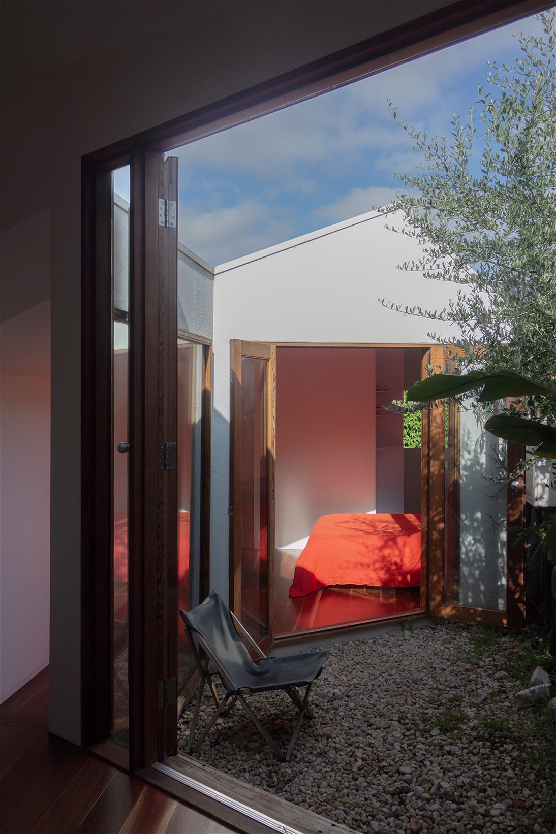 Light-Filled Workers Cottage in Prime 9