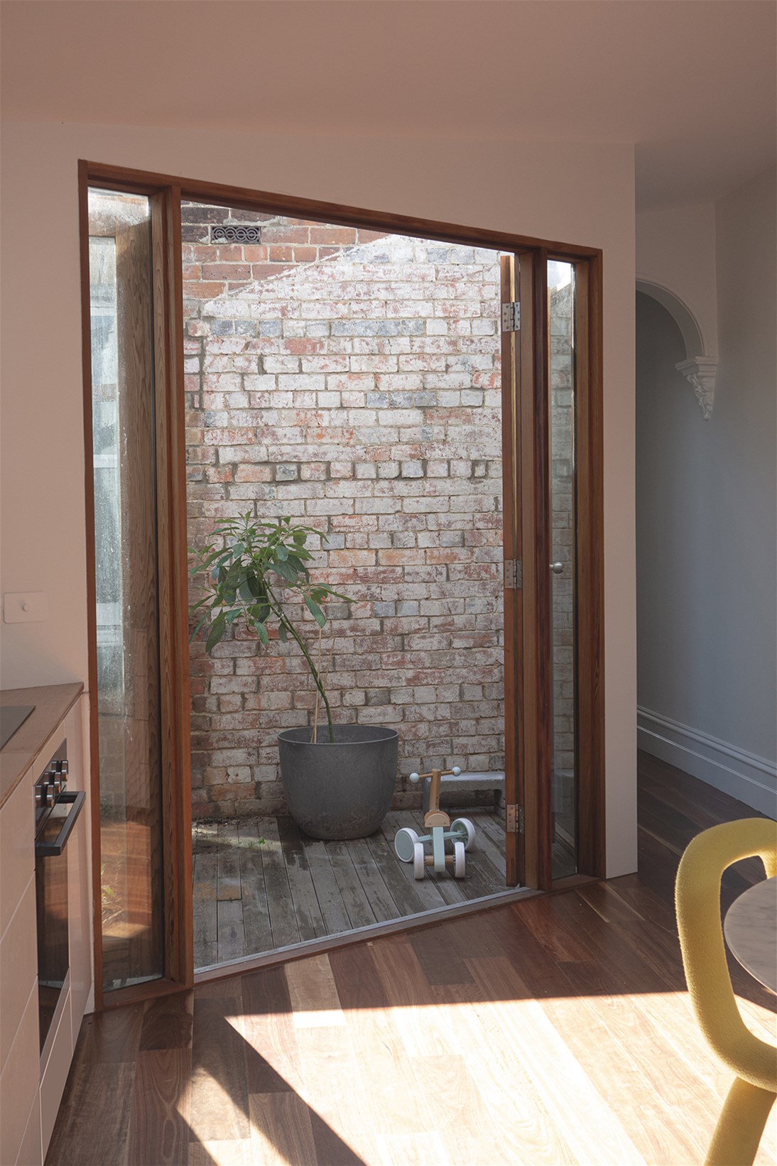 Light-Filled Workers Cottage in Prime 8