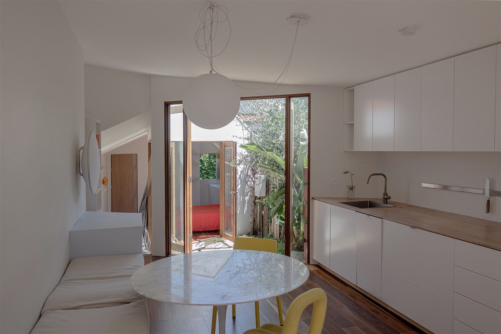 Light-Filled Workers Cottage in Prime 5