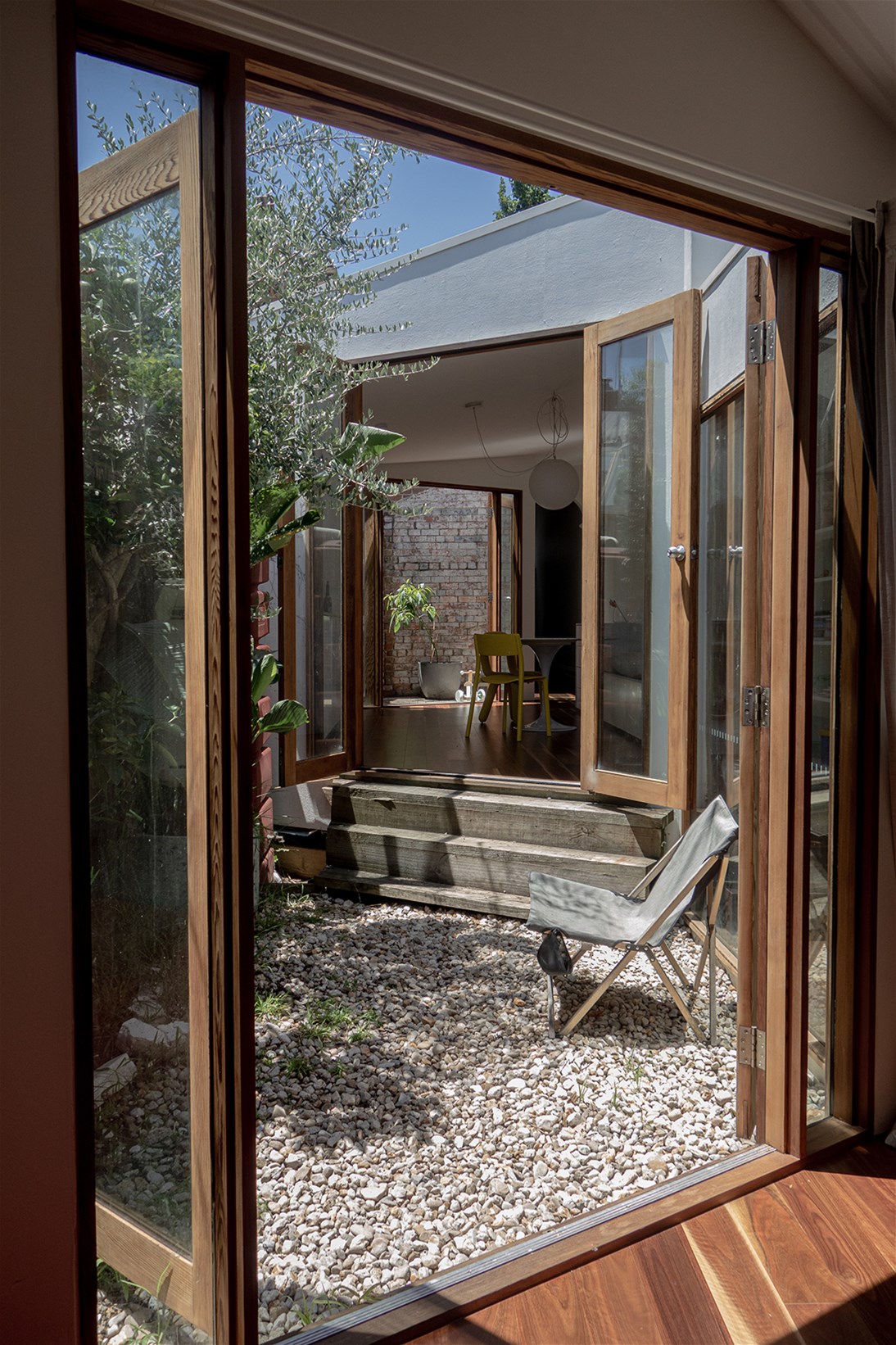 Light-Filled Workers Cottage in Prime 2