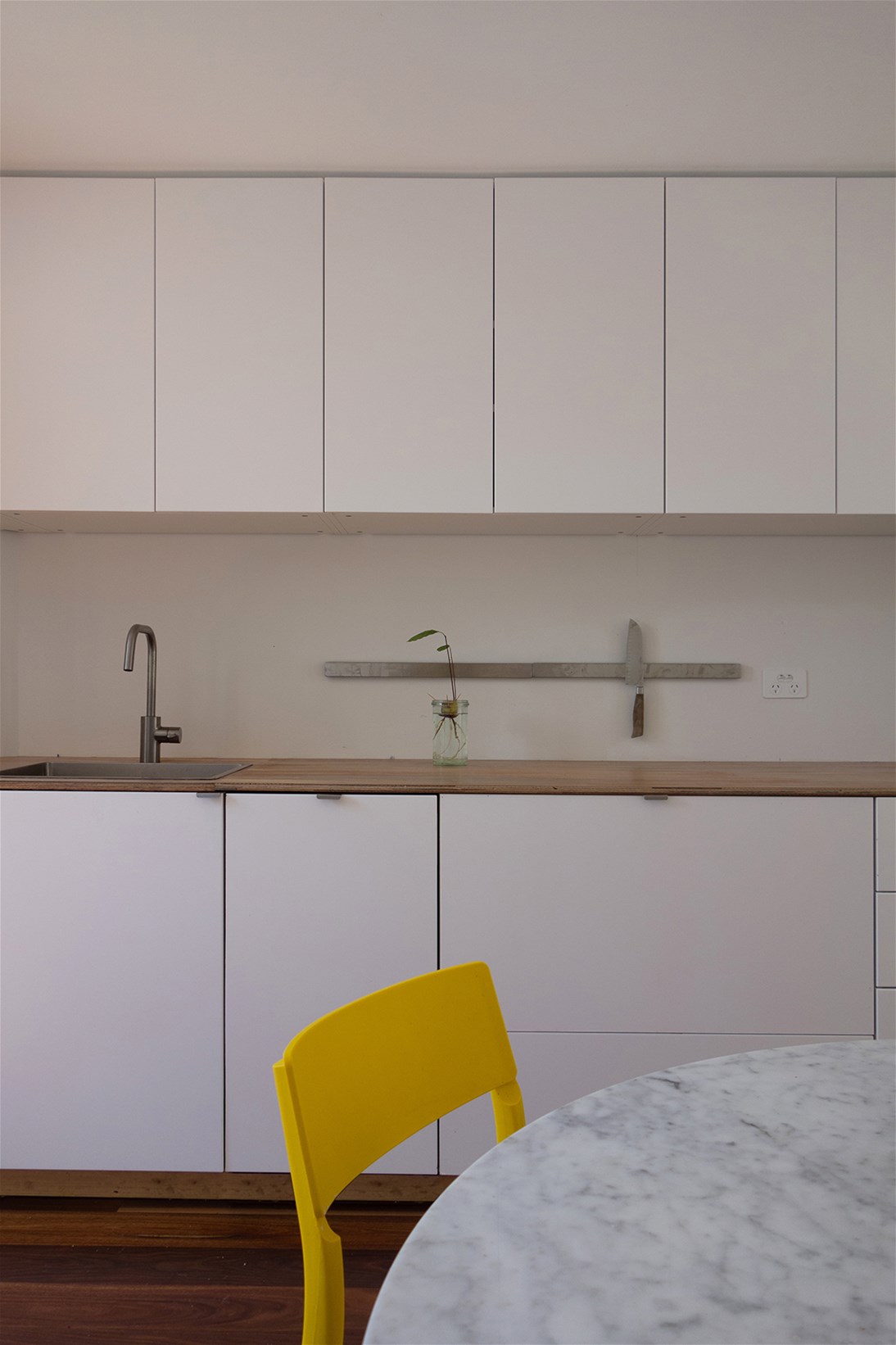 Light-Filled Workers Cottage in Prime 6