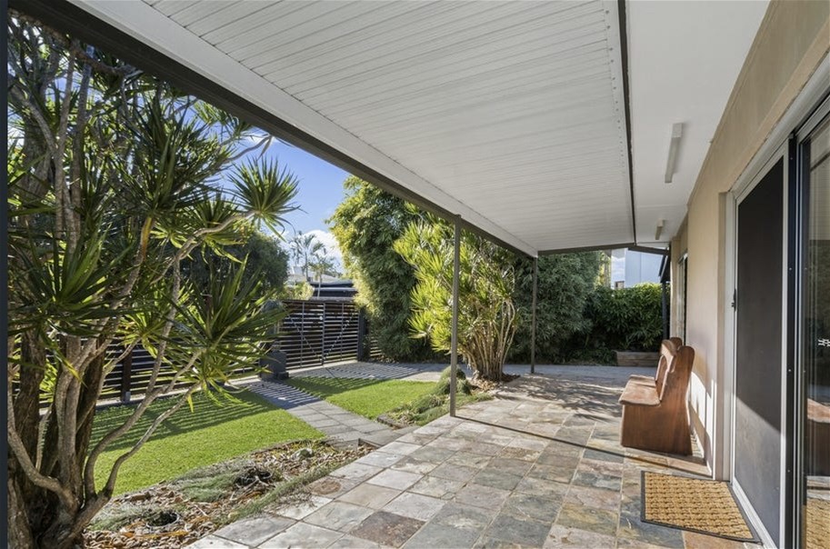 Rare Large Block Living in Chirn Park – 4BR Home with Electricity Included