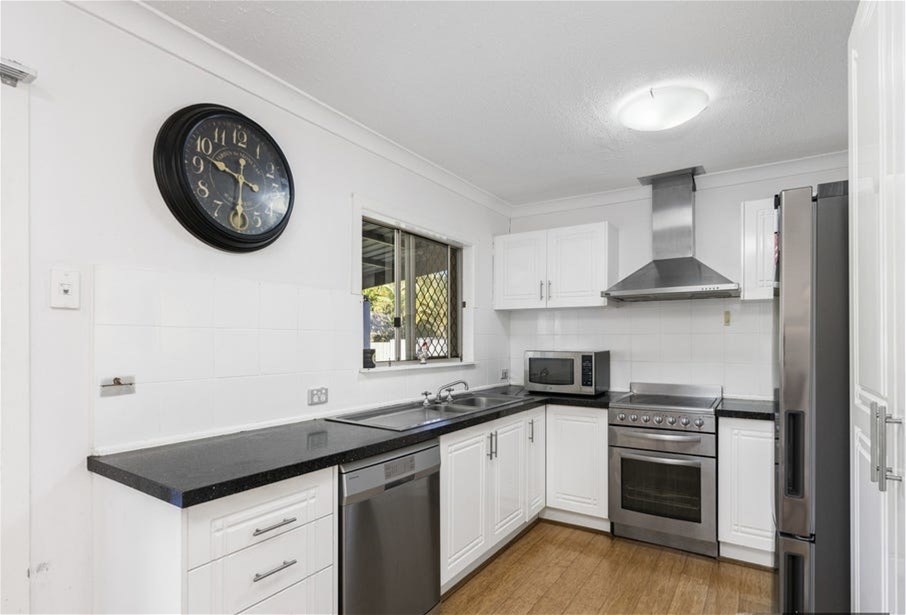 Rare Large Block Living in 5