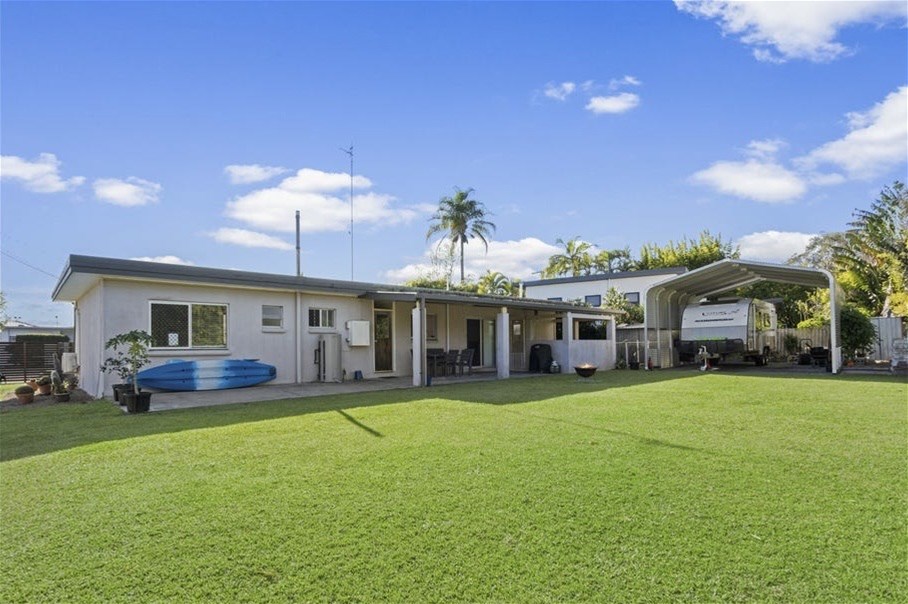 Rare Large Block Living in 9