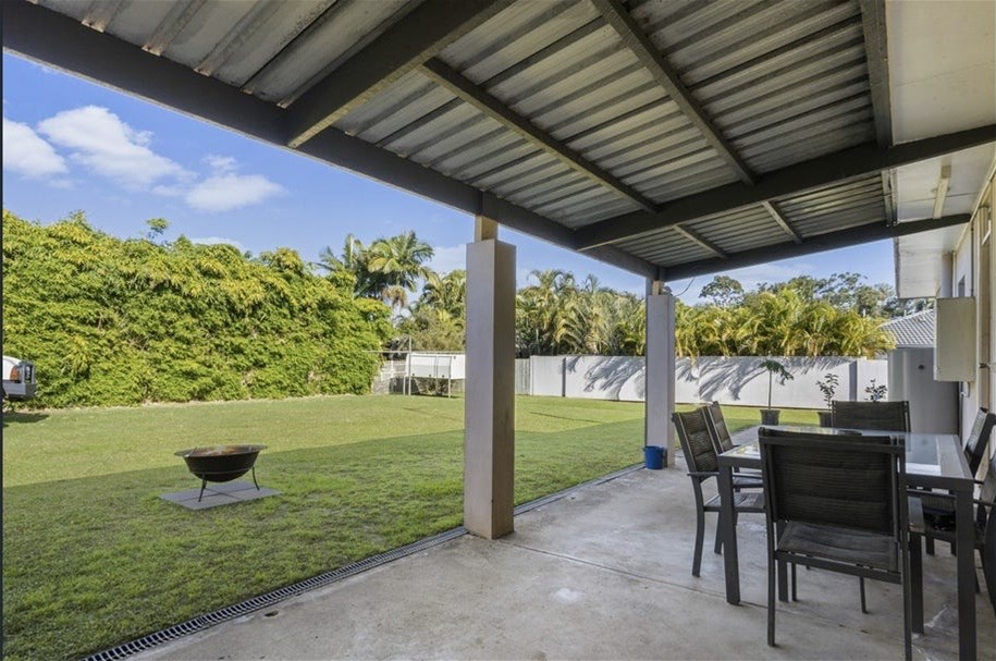 Rare Large Block Living in 10