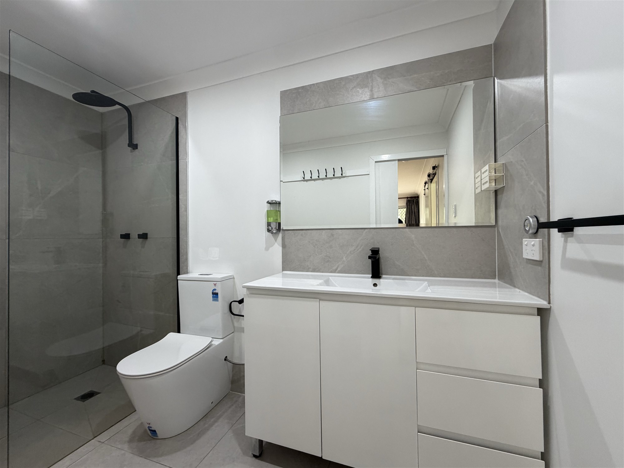 Rare Large Block Living in 8