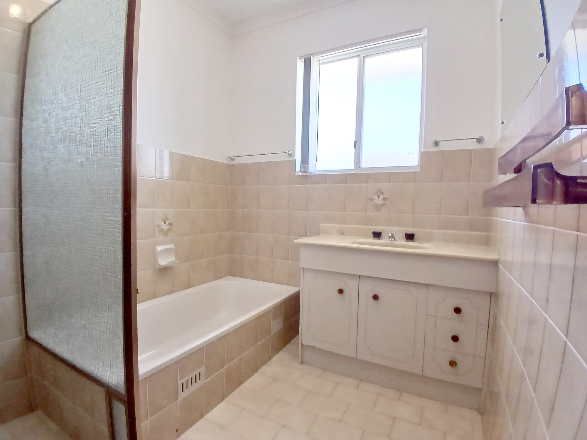 Family Home in Quiet, Scenic 8