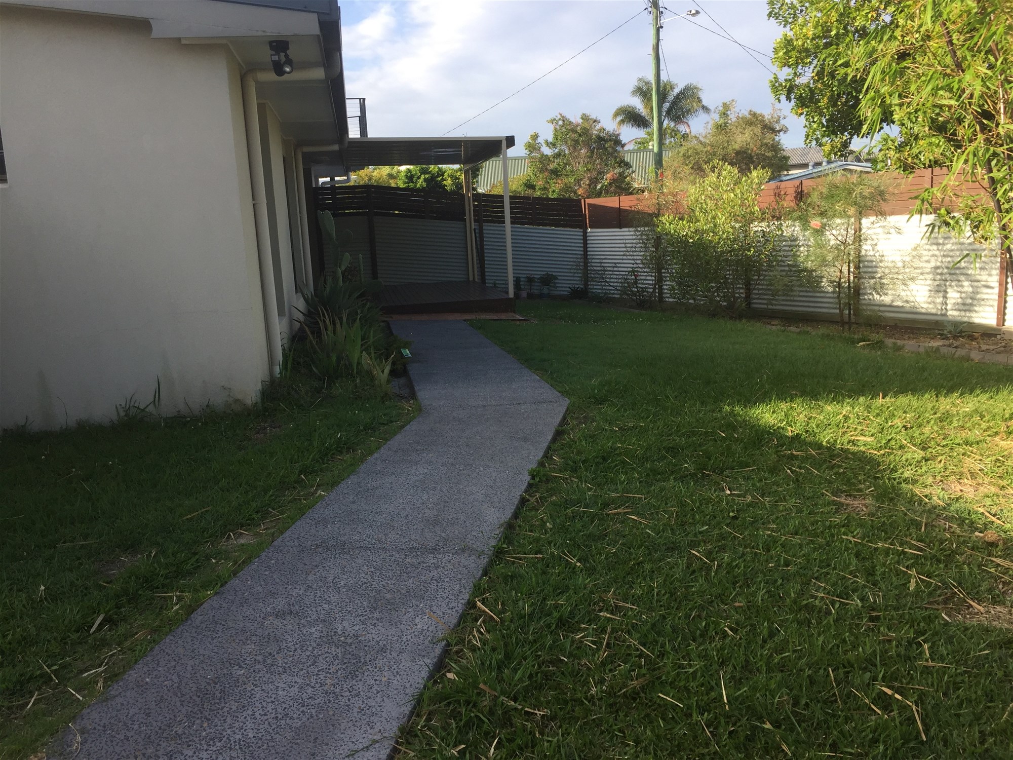 Beachside house walking distance to beach bus stop school shops, photo 3
