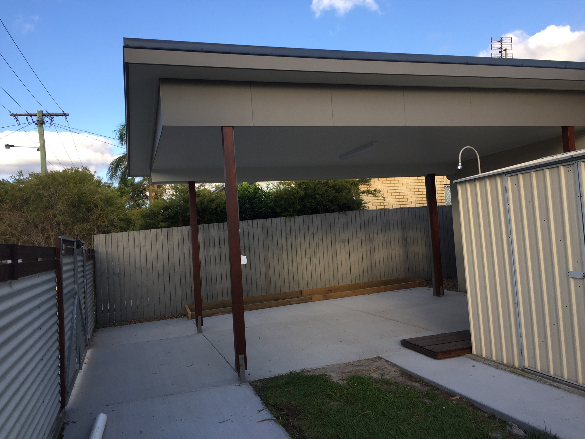 Beachside house walking distance to beach bus stop school shops, photo 6