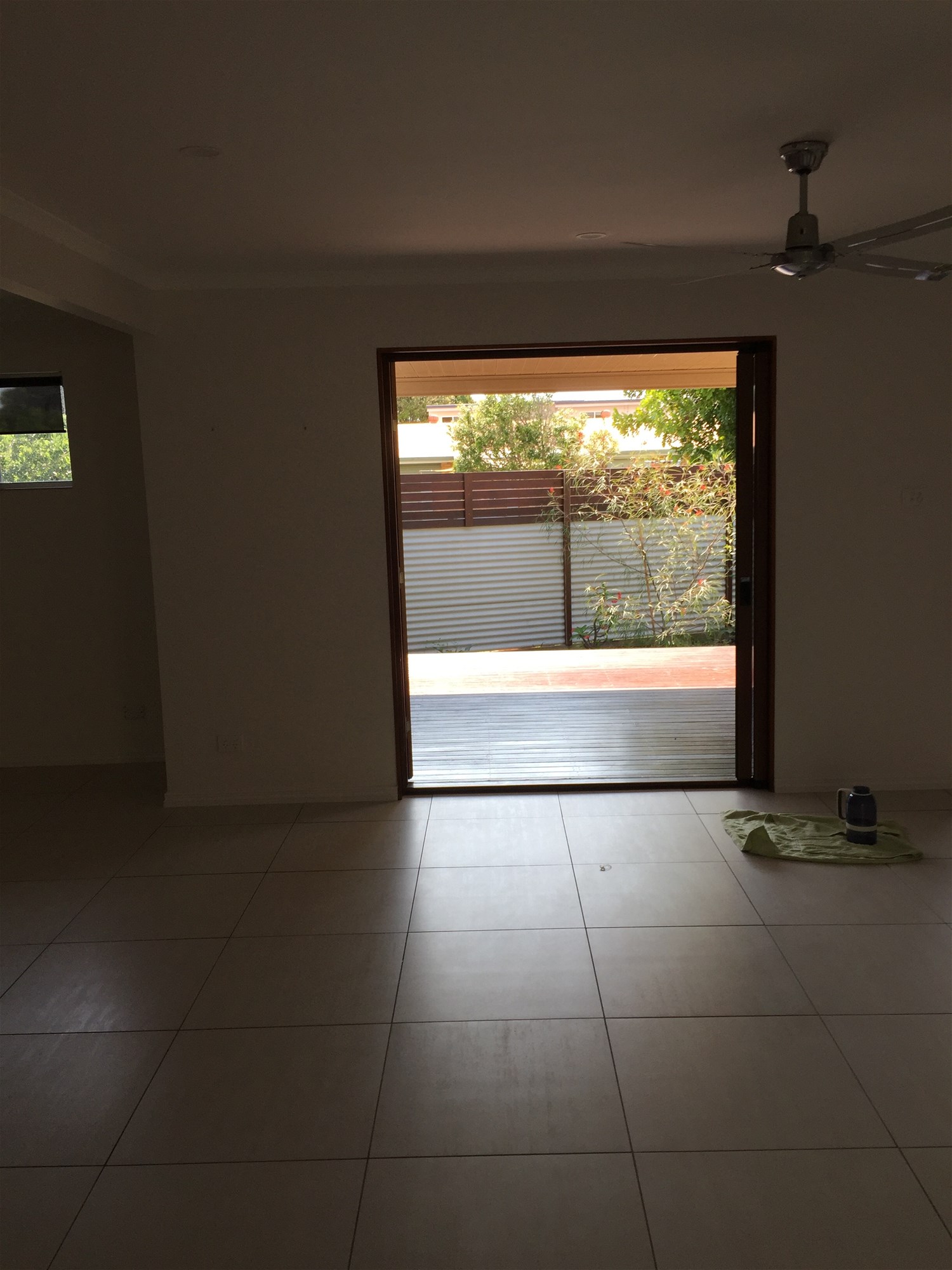 Beachside house walking distance to beach bus stop school shops, photo 7