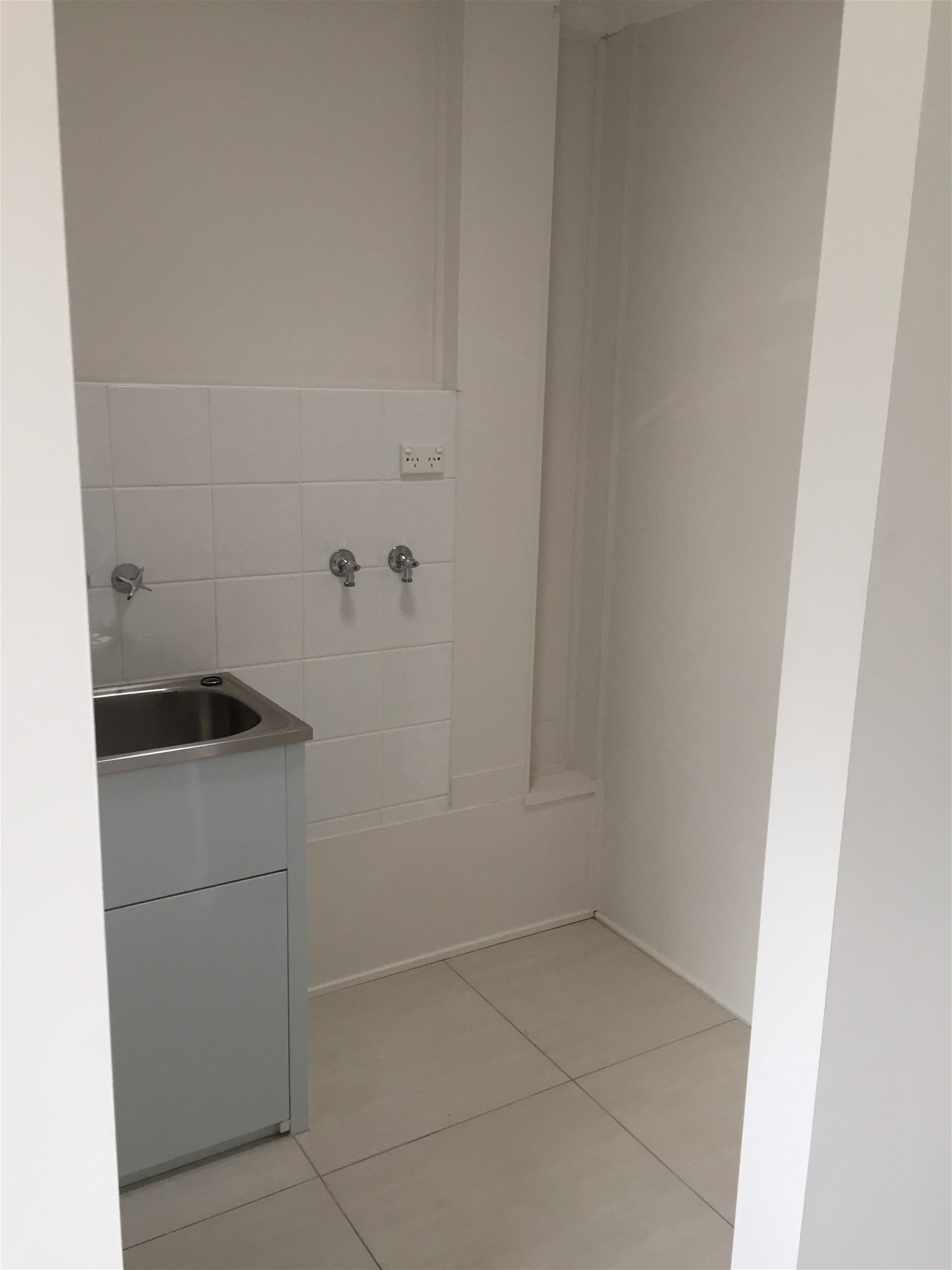 Beachside house walking distance to beach bus stop school shops, photo 27
