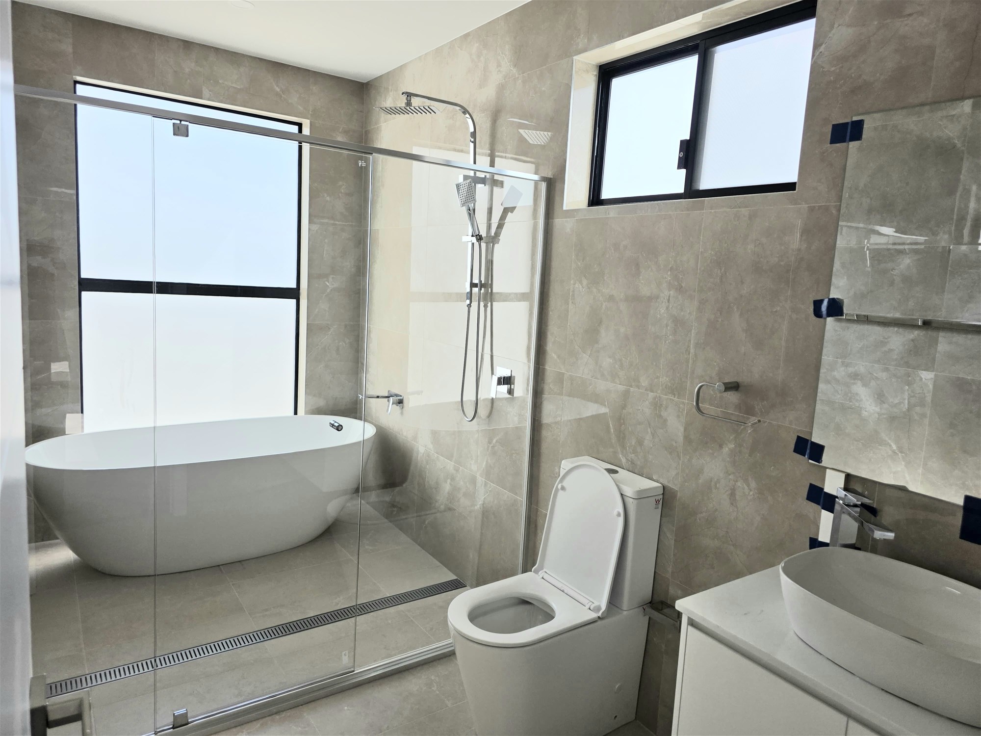 Single room with attached bathroom available for RENT …… $300+ per week., photo 2
