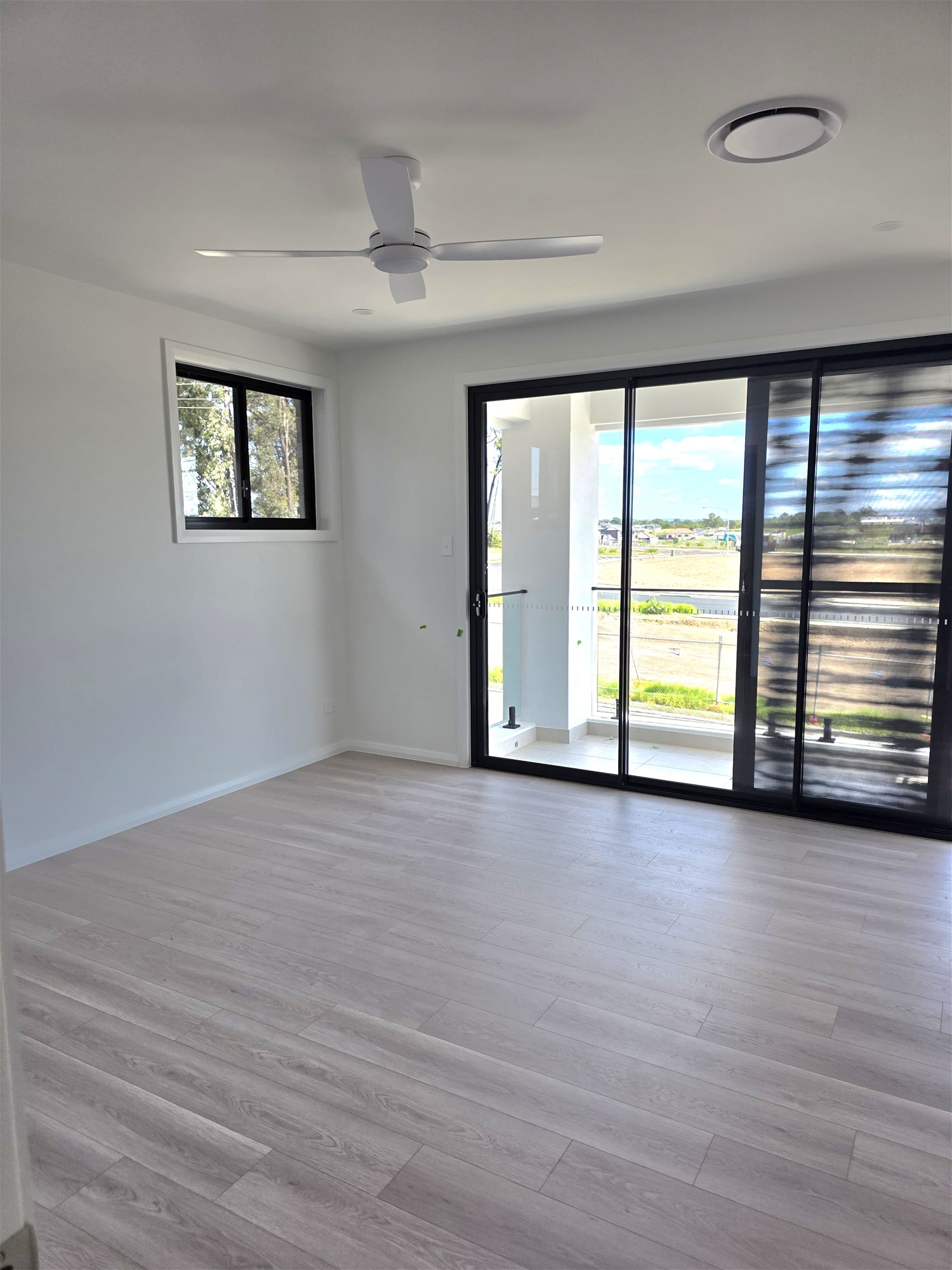 Single room with attached bathroom available for RENT …… $300+ per week., photo 6