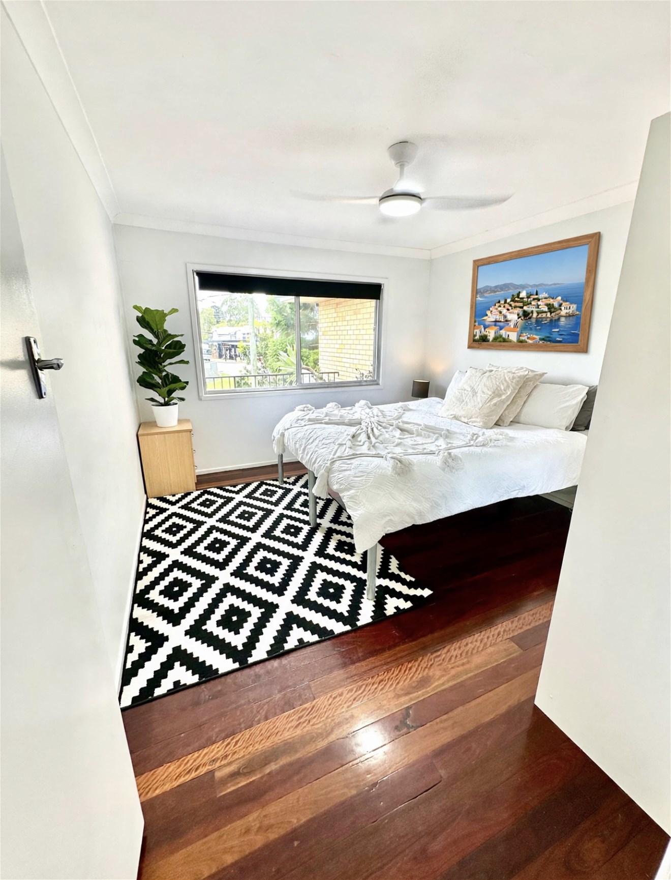 “Authentic Balmoral Character FURNISHED Apartment- Sunlit Timber Floors & Walk Everywhere Lifestyle”, photo 3