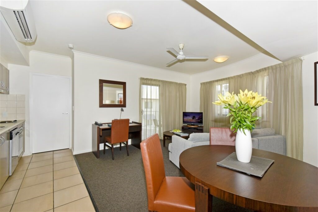 One-Bedroom Furnished Apartment – 6 Month Long Term Stays – Darwin CBD, photo 3