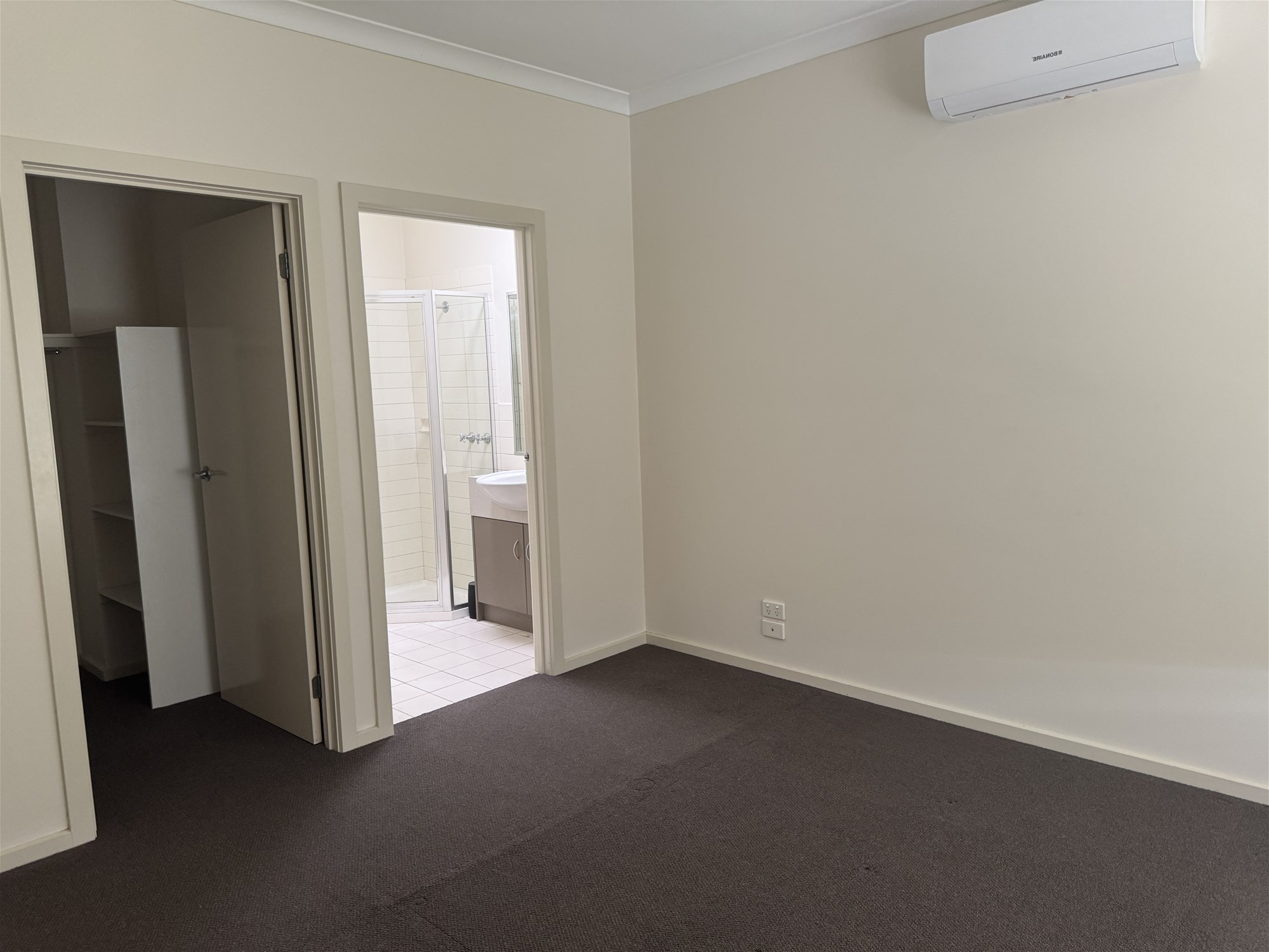 3 bedroom Townhouse For Lease  – SYDENHAM VIC 3037, photo 5