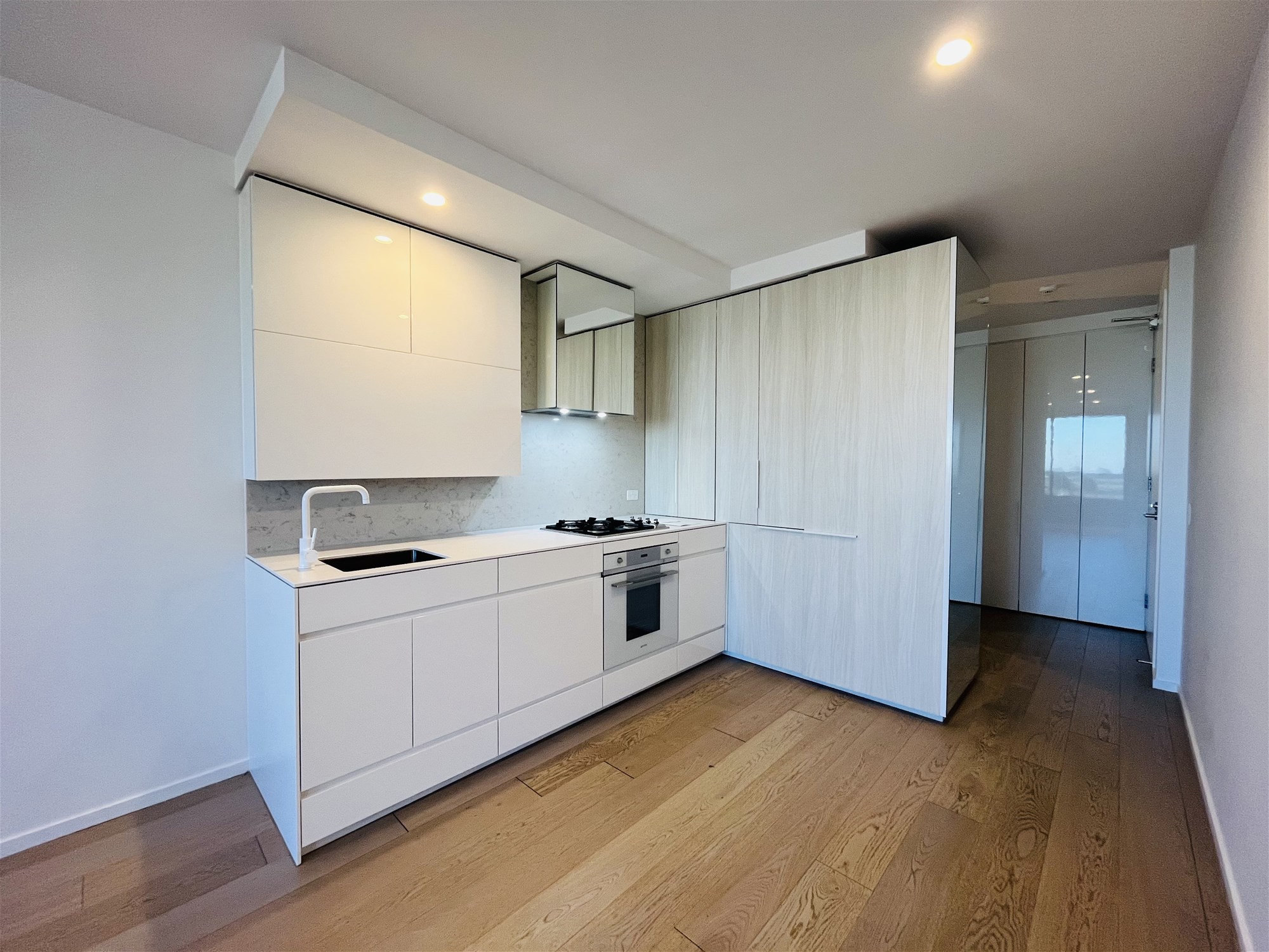 Modern One-Bedroom Apartment Opposite Monash University Caulfield Campus!, photo 7